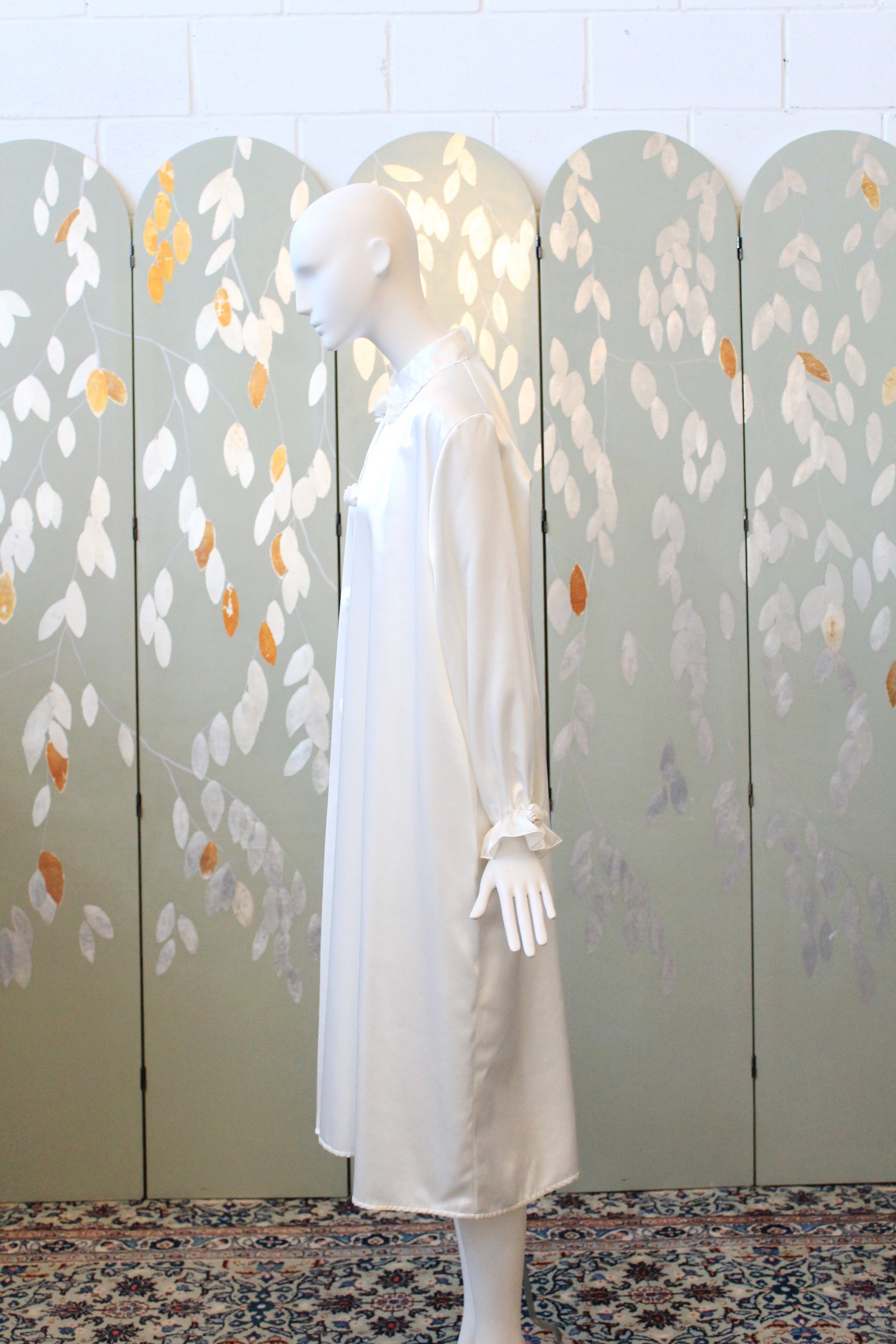 1980s Cream Satin Robe With Rosettes, Medium