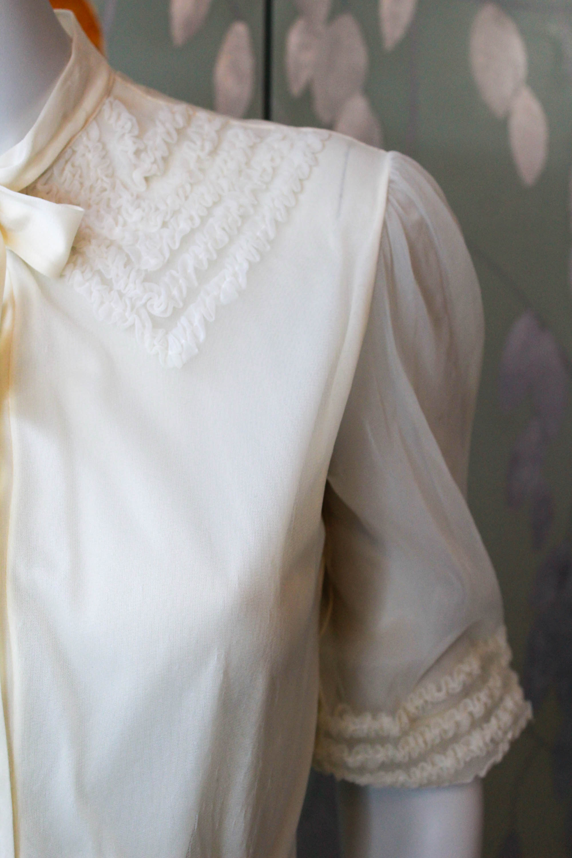 Vintage 80s Cutwork Collar Puff Sleeves Blouse Off White store Lace Collar Blouse Size M