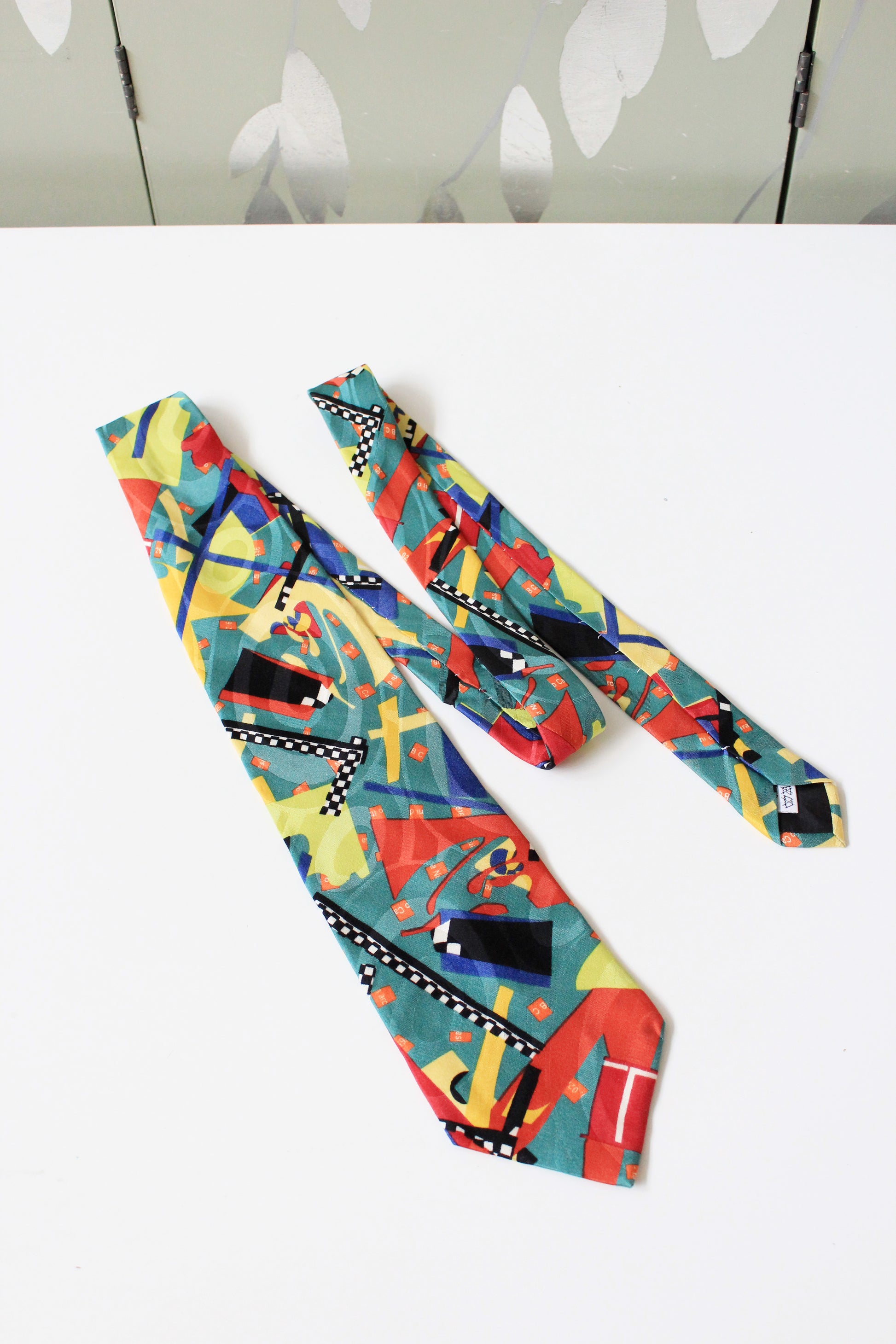1990s Colourful Memphis Milano Silk Designer Tie In An Abstract Print