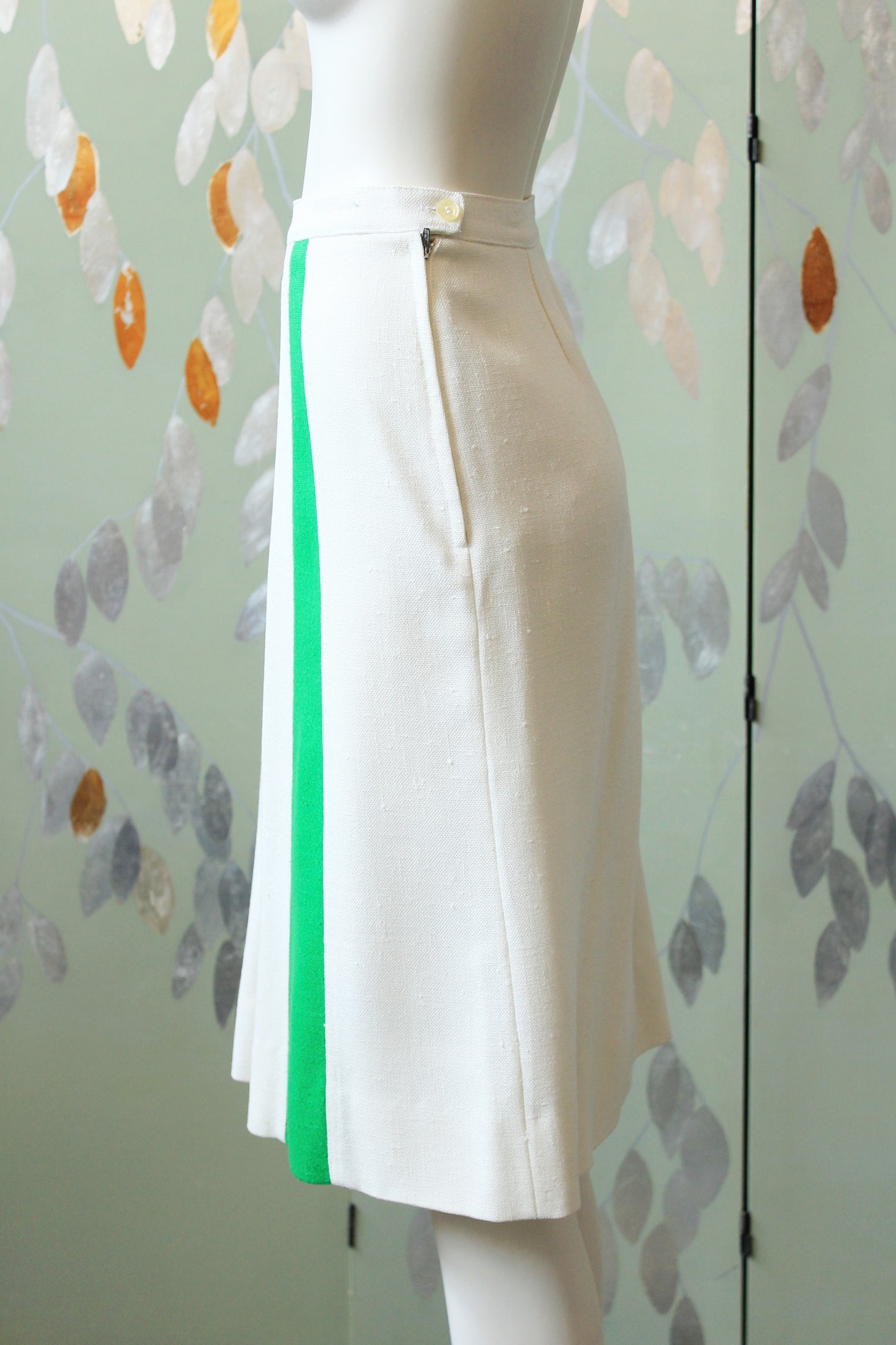 1970s/80s Sporty Anne Klein White/Green Skirt And Jacket 2 PC Matching Set, Large