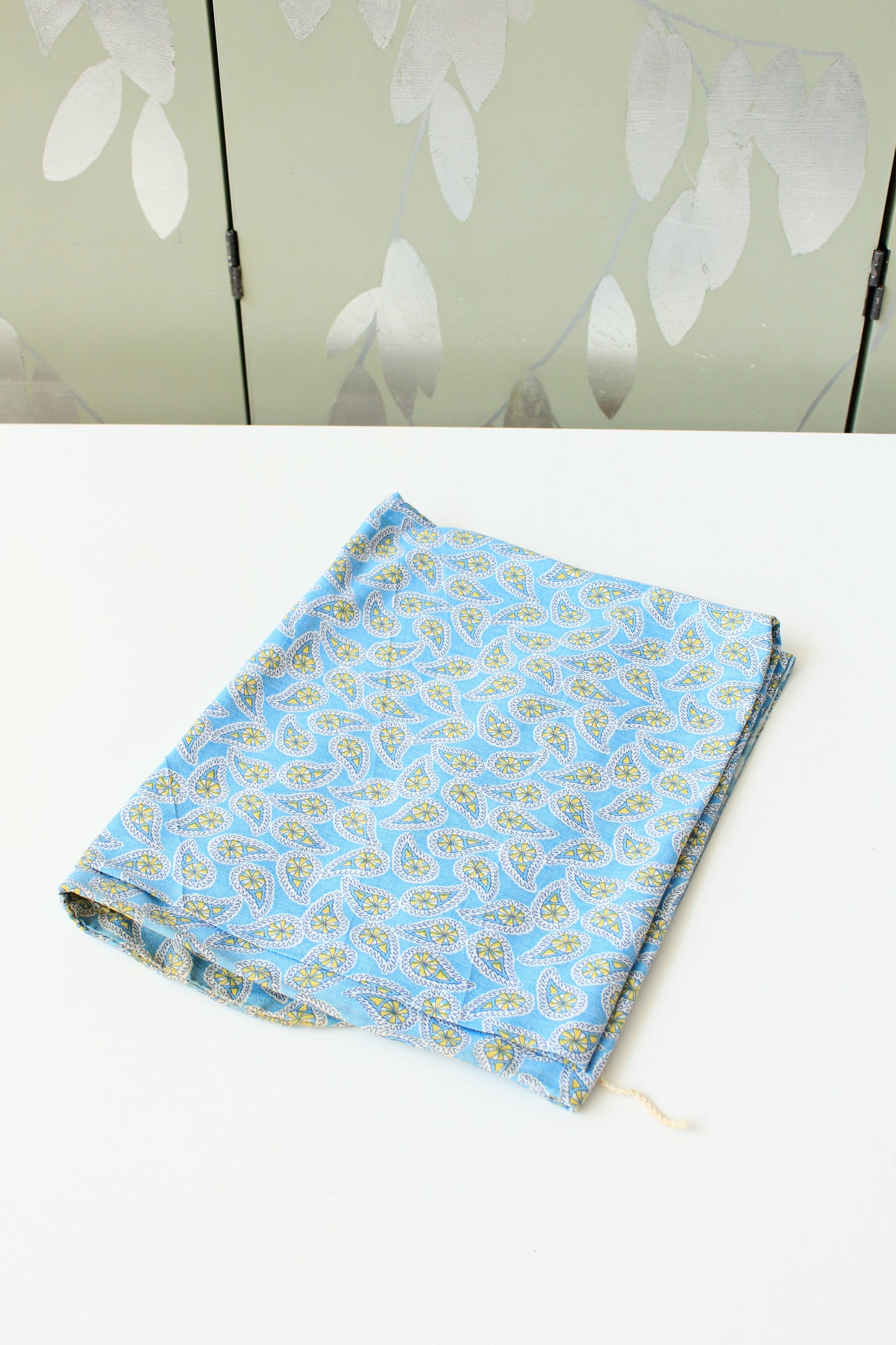 1940s Light Blue And Yellow Paisley Feedsack, Vintage Summer Sewing/Quilting Fabric