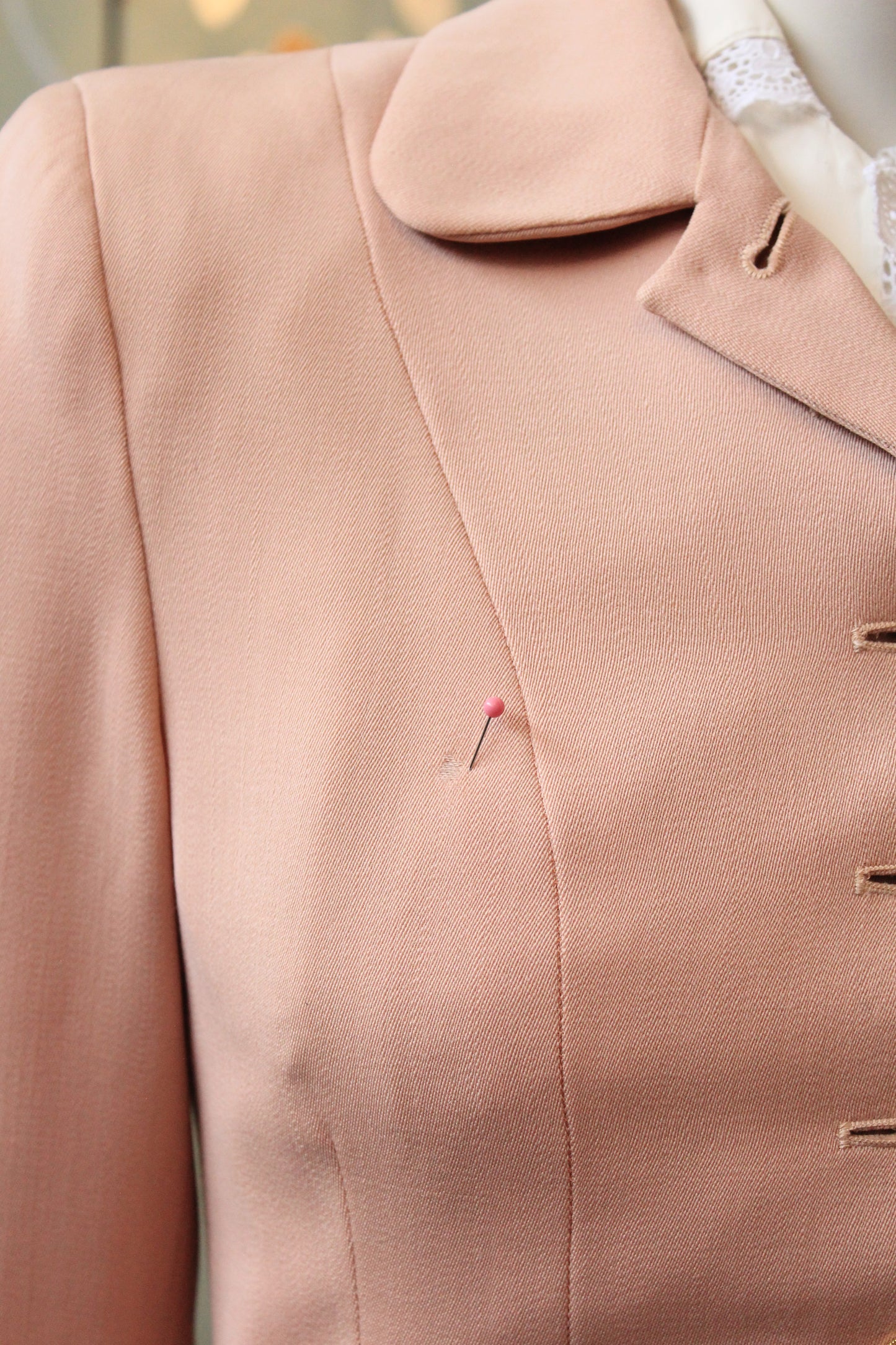 Vintage 1950s Fitted Blush Pink Daytime Spring Skirt Suit Set, XS