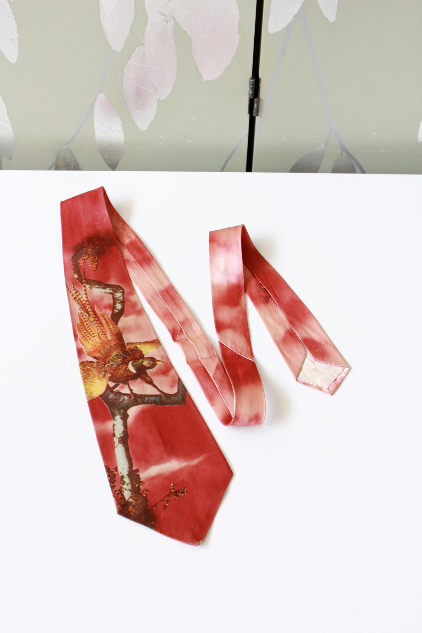 Vintage 1950s Red Rayon Pheasant Photo Print Tie, Mid Century