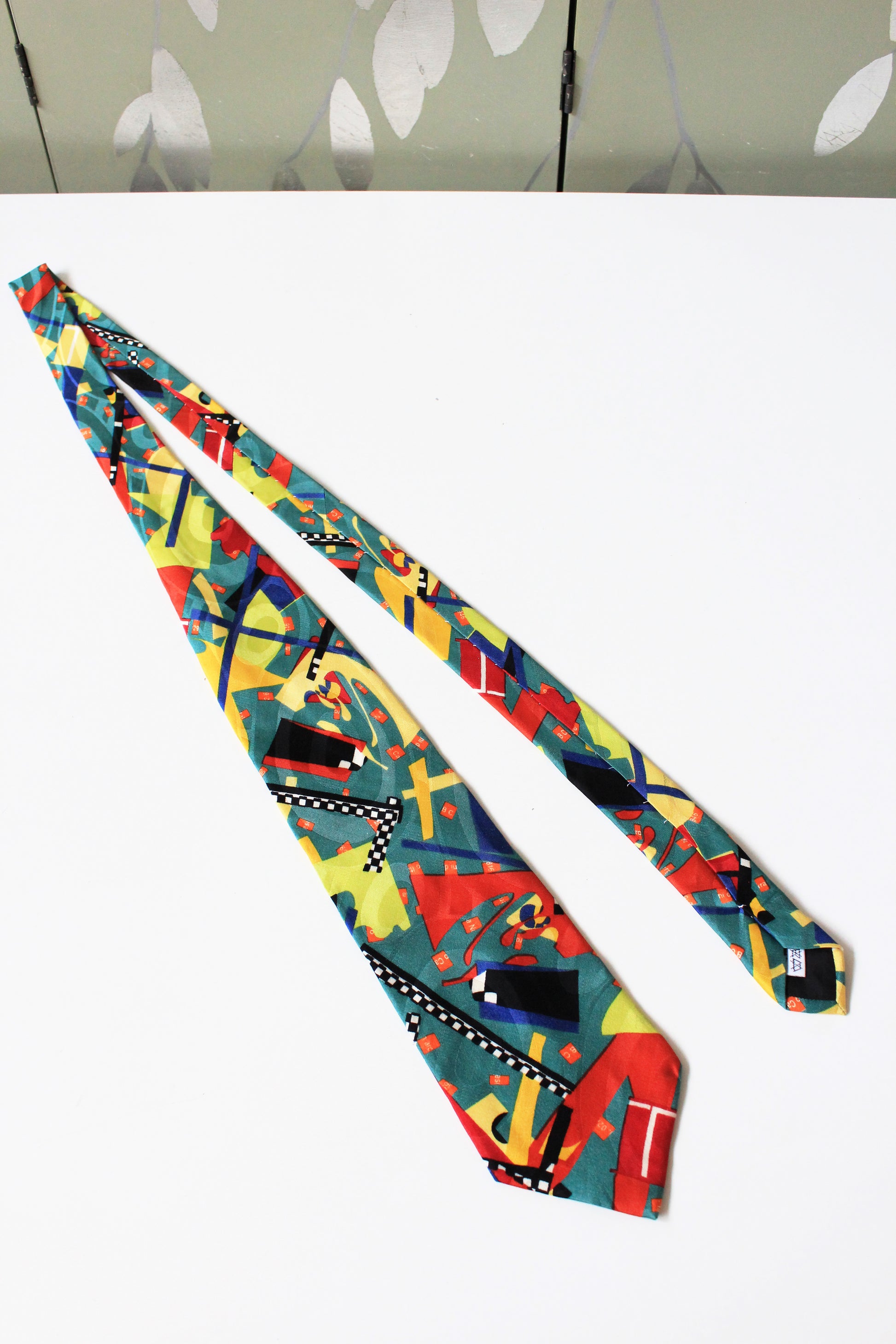 1990s Colourful Memphis Milano Silk Designer Tie In An Abstract Print