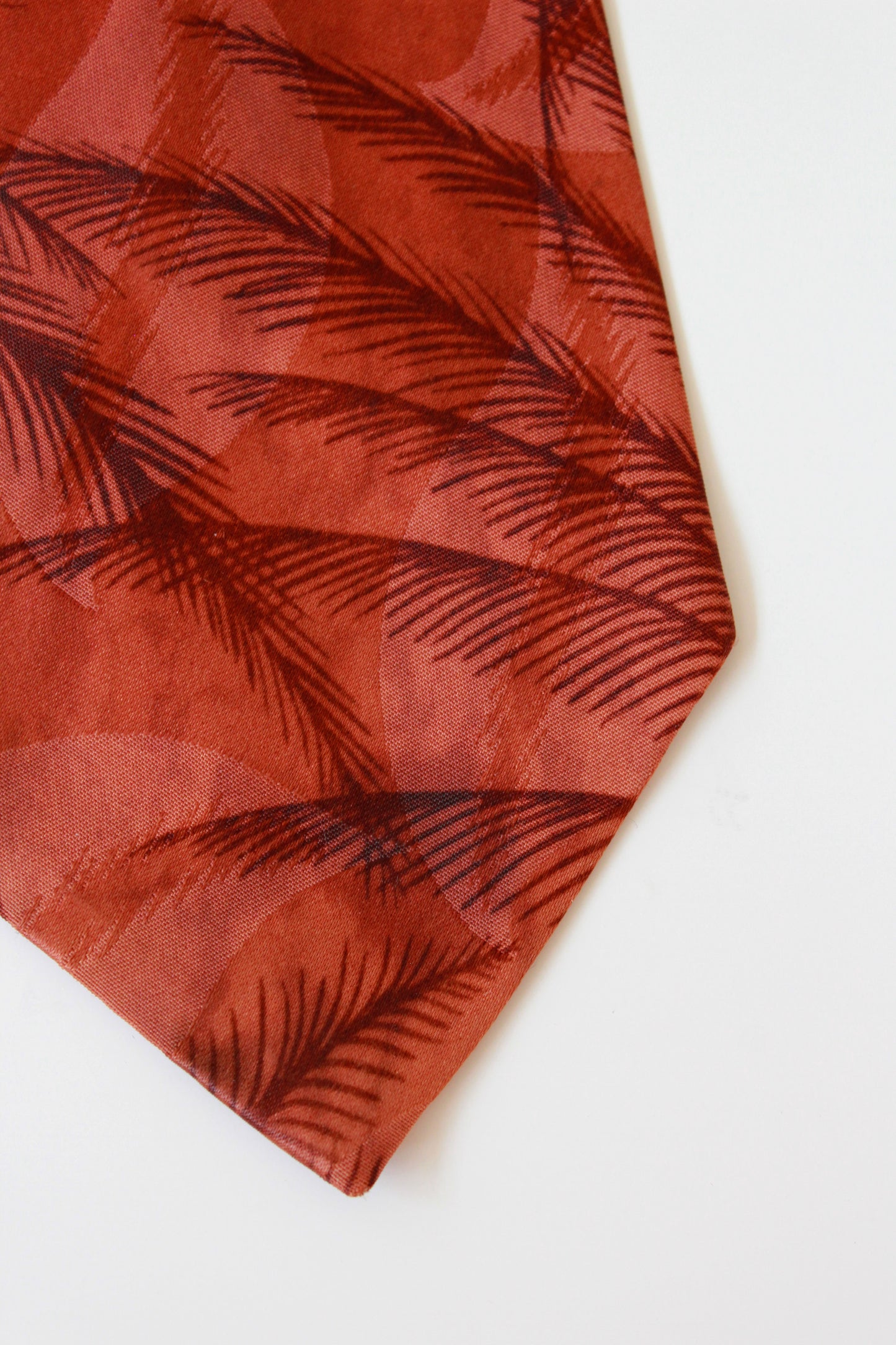 Vintage 1940s Brick Coloured HABAND Rayon Peacock Tie