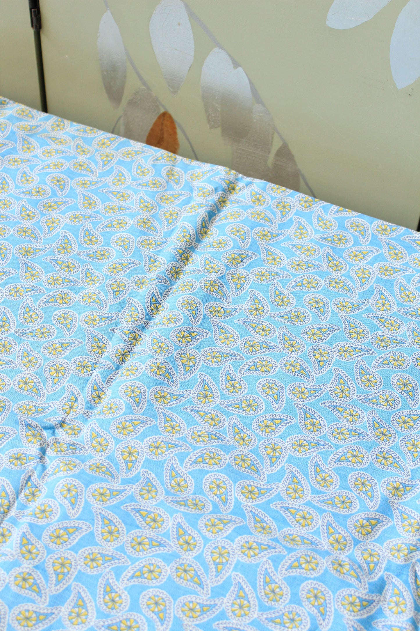 1940s Light Blue And Yellow Paisley Feedsack, Vintage Summer Sewing/Quilting Fabric