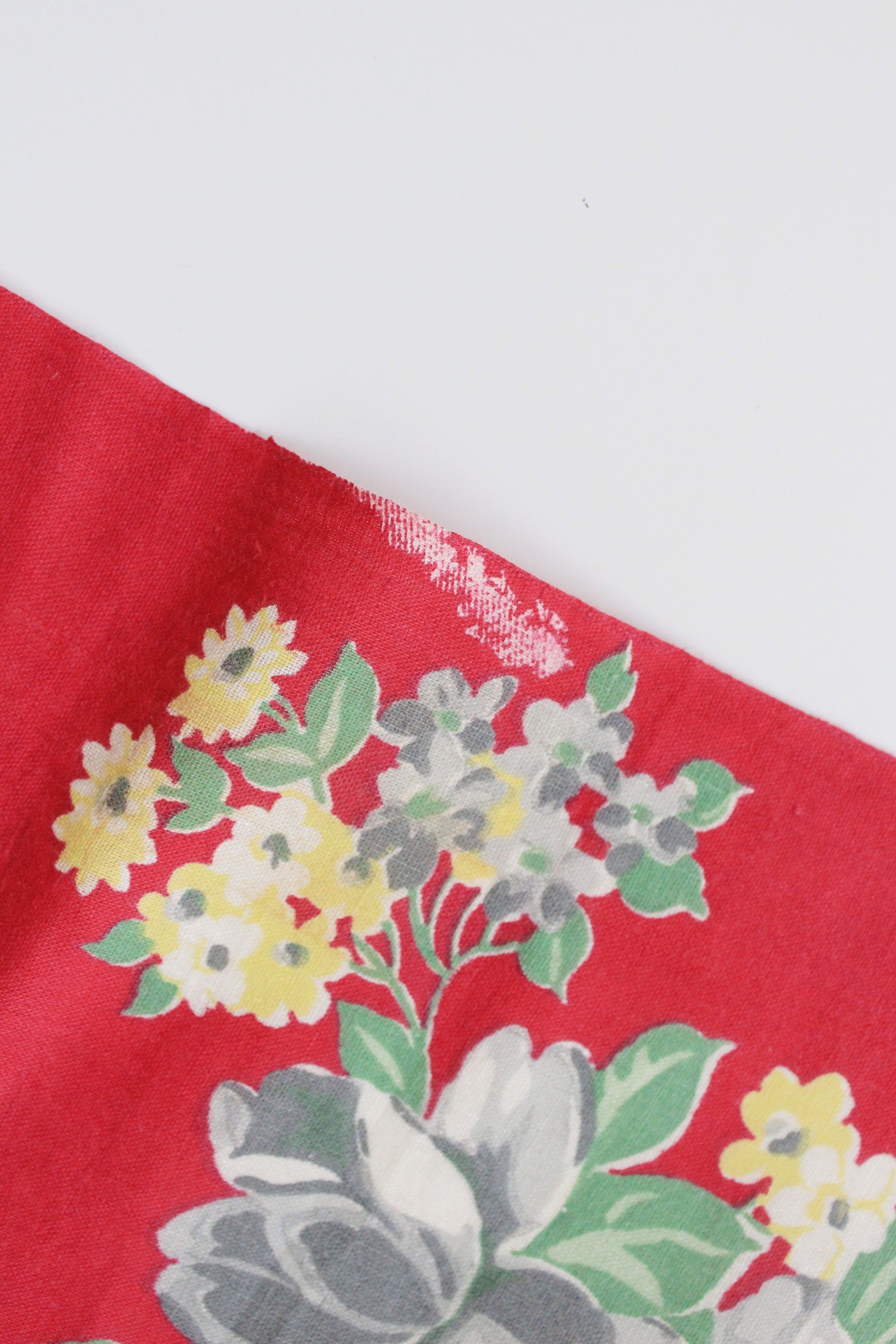 1950s Deep Pink With Yellow And Grey Flower Cotton Sewing Fabric, 5 Yards