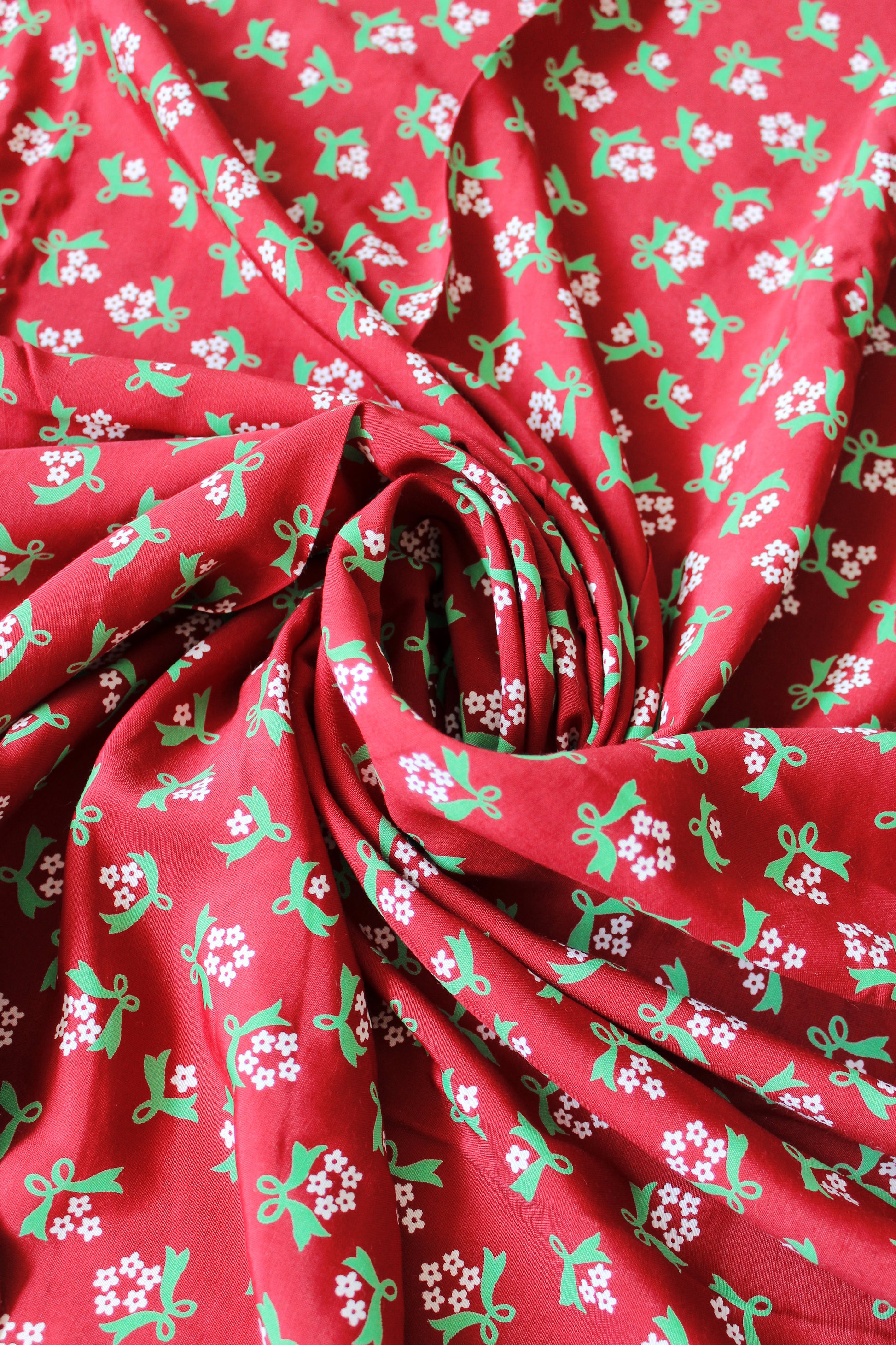 1940s Burgundy With White And Green Ditsy Flower Print Rayon, 3.8 Yards