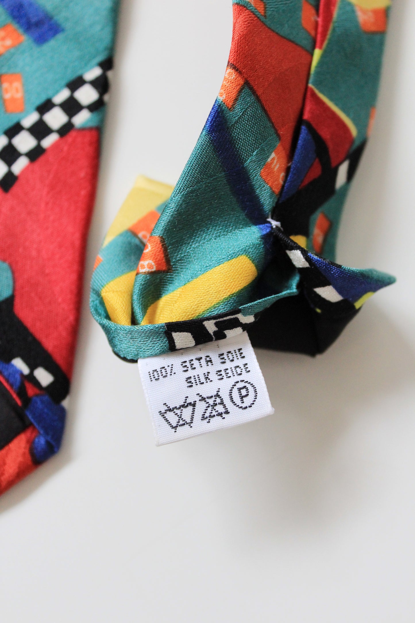 1990s Colourful Memphis Milano Silk Designer Tie In An Abstract Print