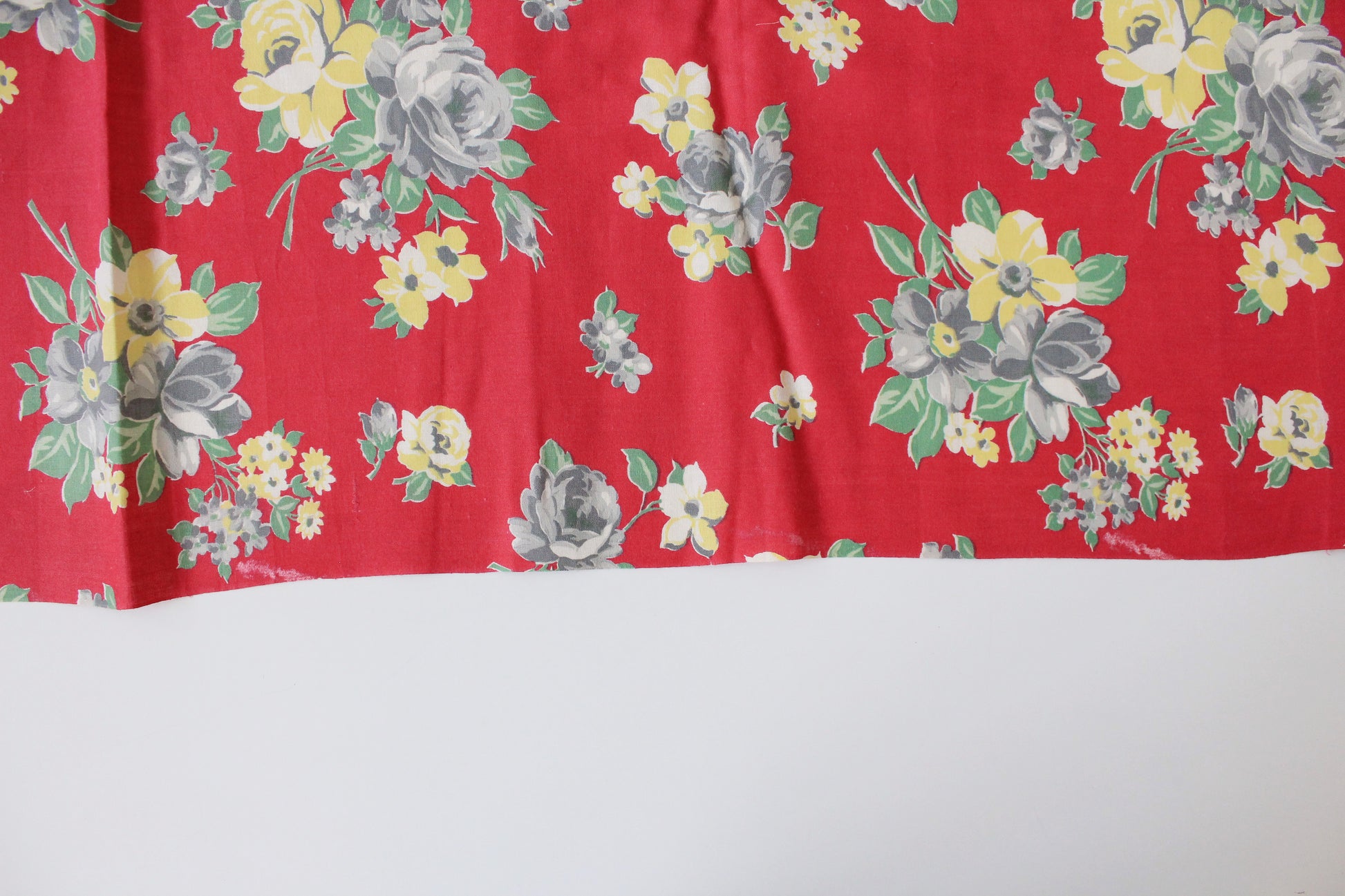 1950s Deep Pink With Yellow And Grey Flower Cotton Sewing Fabric, 5 Yards