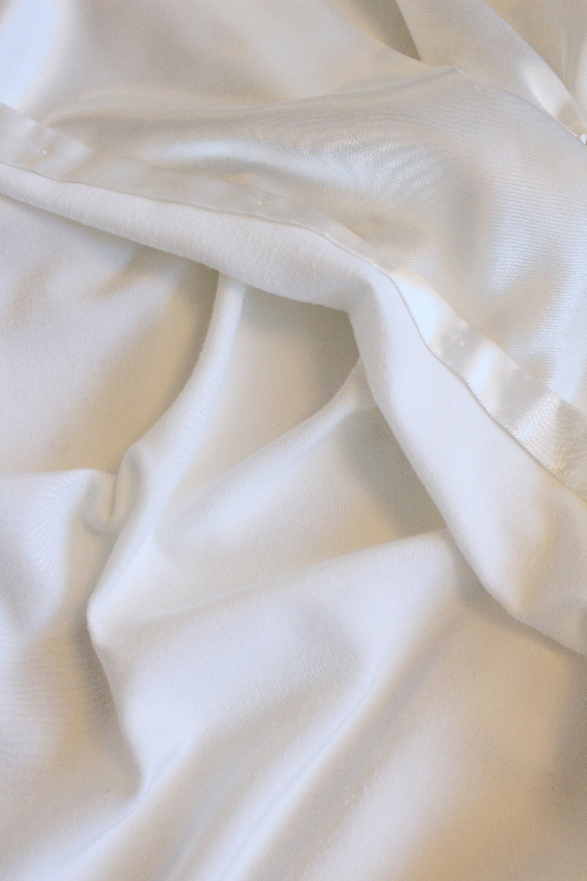 1980s Cream Satin Robe With Rosettes, Medium