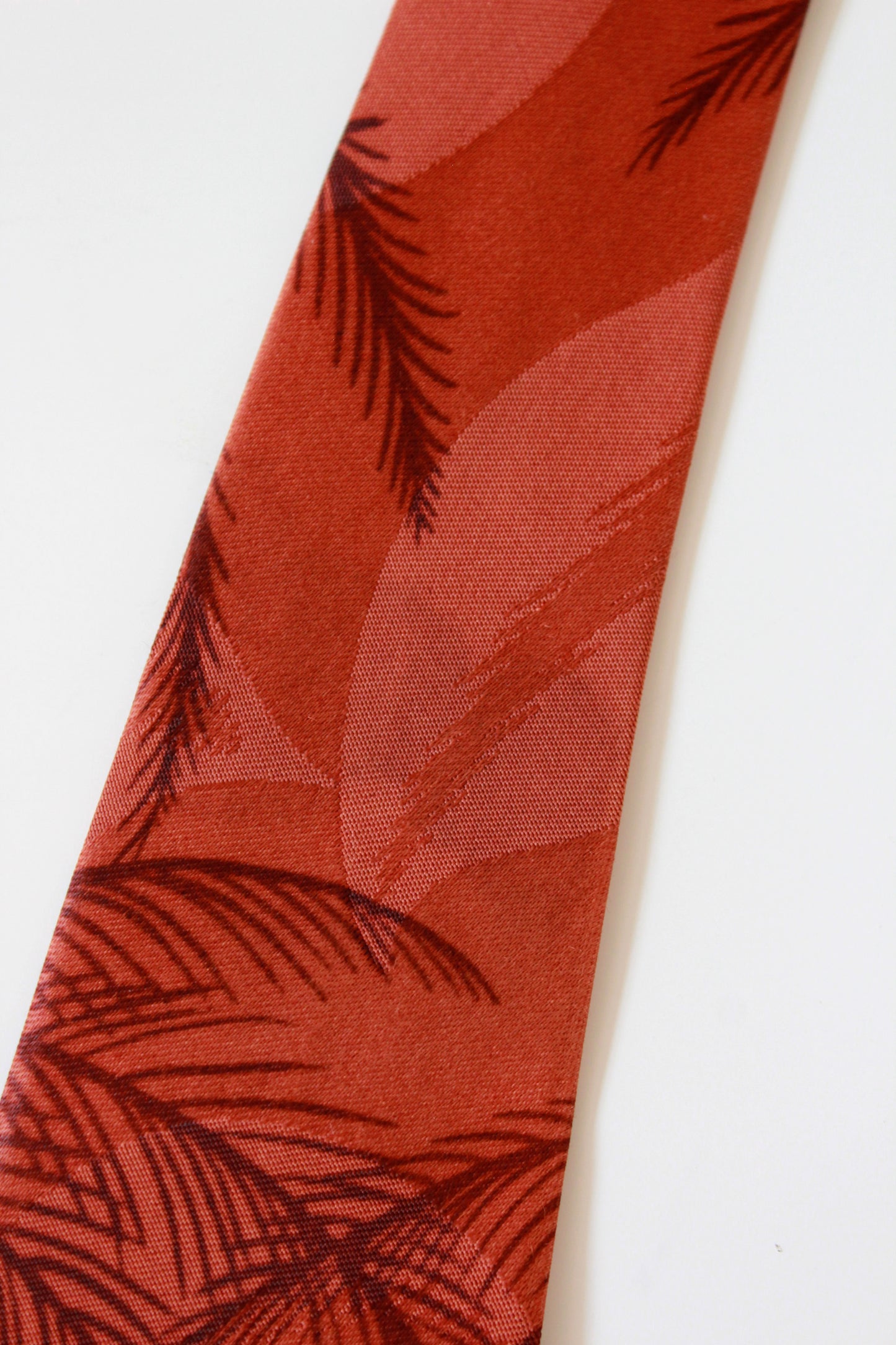 Vintage 1940s Brick Coloured HABAND Rayon Peacock Tie