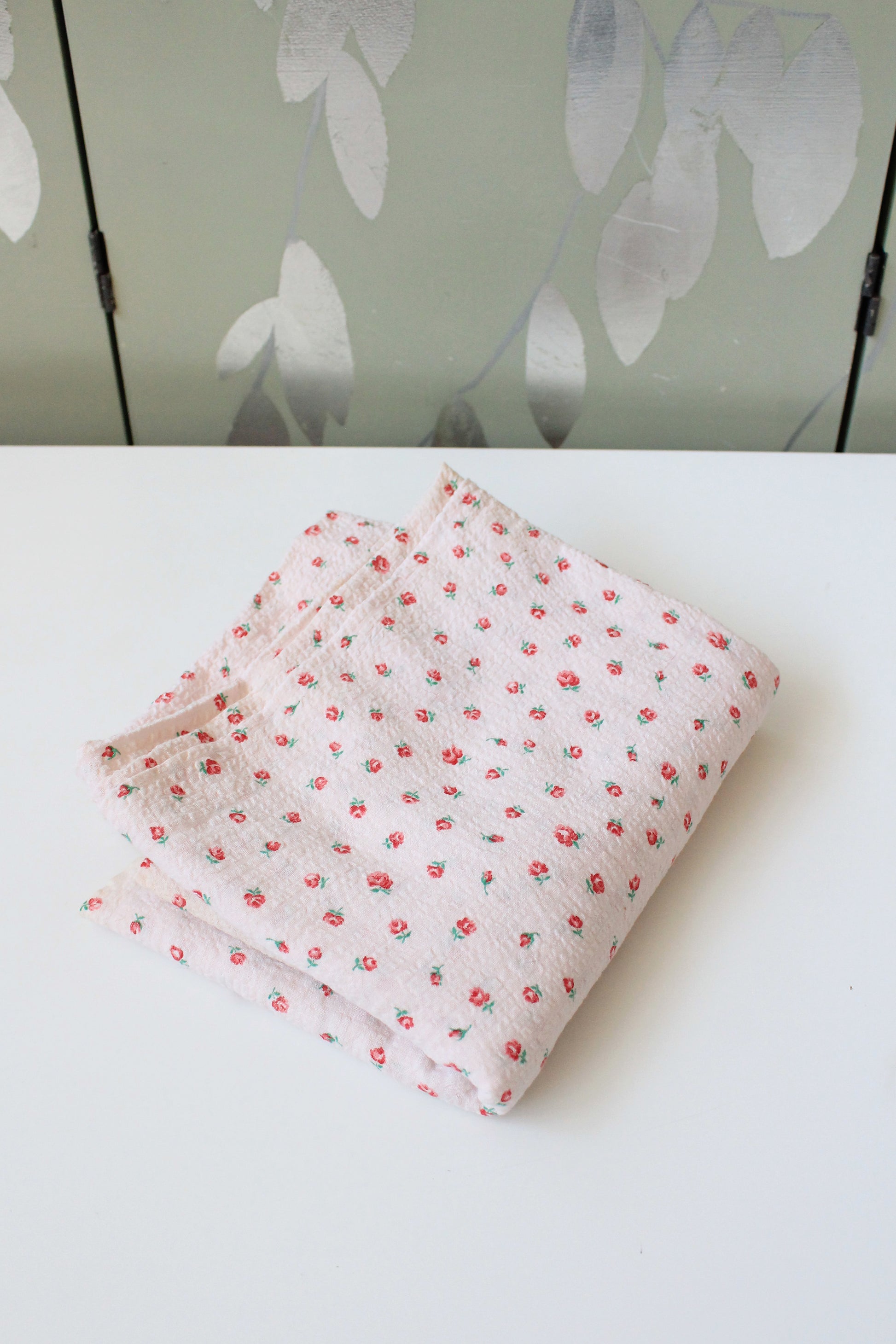1950s Light Pink Ditsy Flower Cotton Sewing Fabric, 2.9 Yards