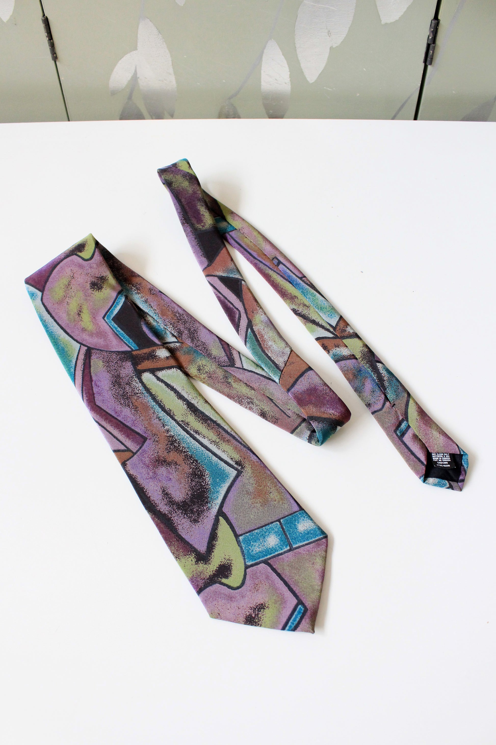 1990s Abstract Geometric Print Purple And Green Tie 