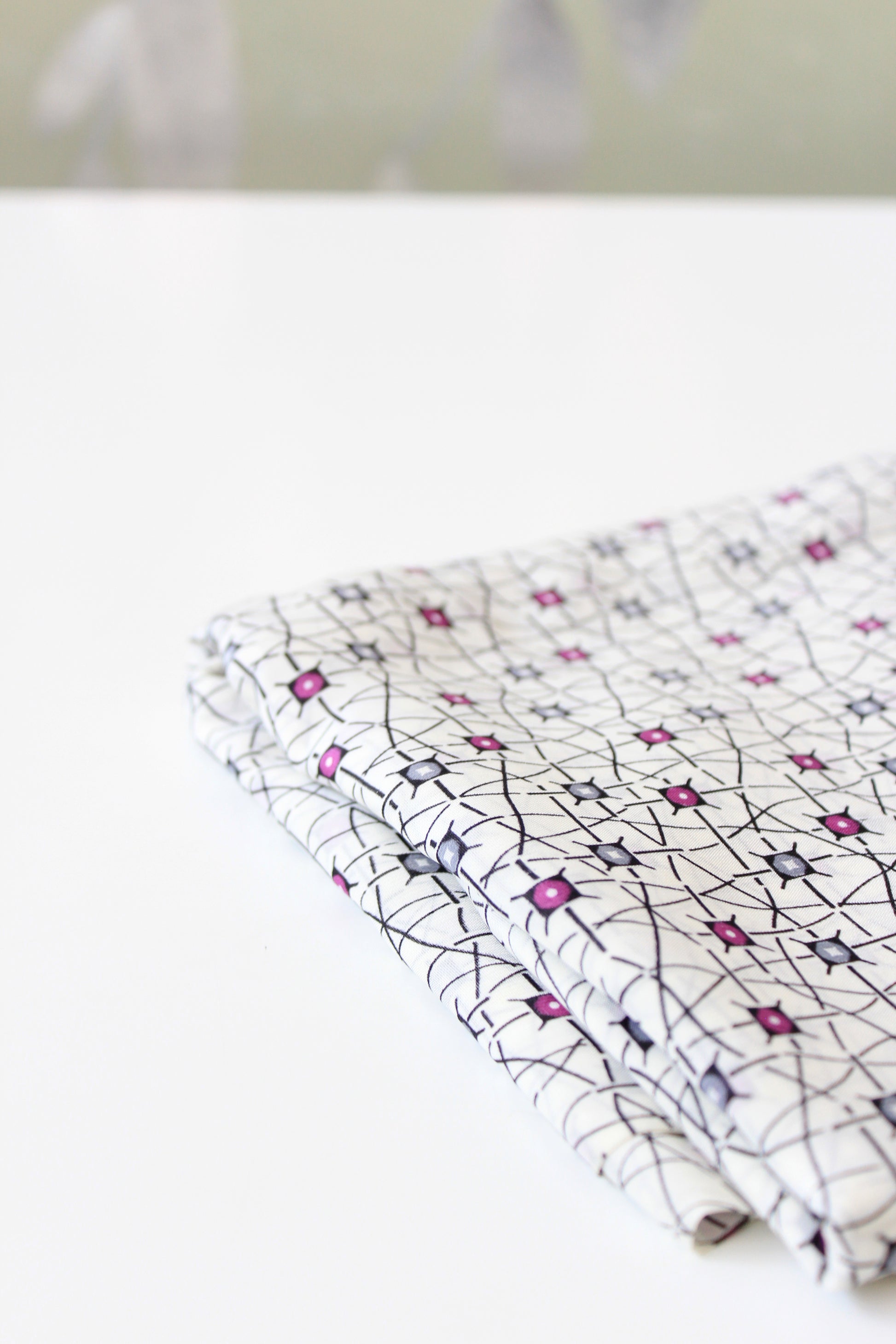 1940s White Abstract Purple And Grey Burst  Print Rayon Sewing Fabric, 3.6 Yards