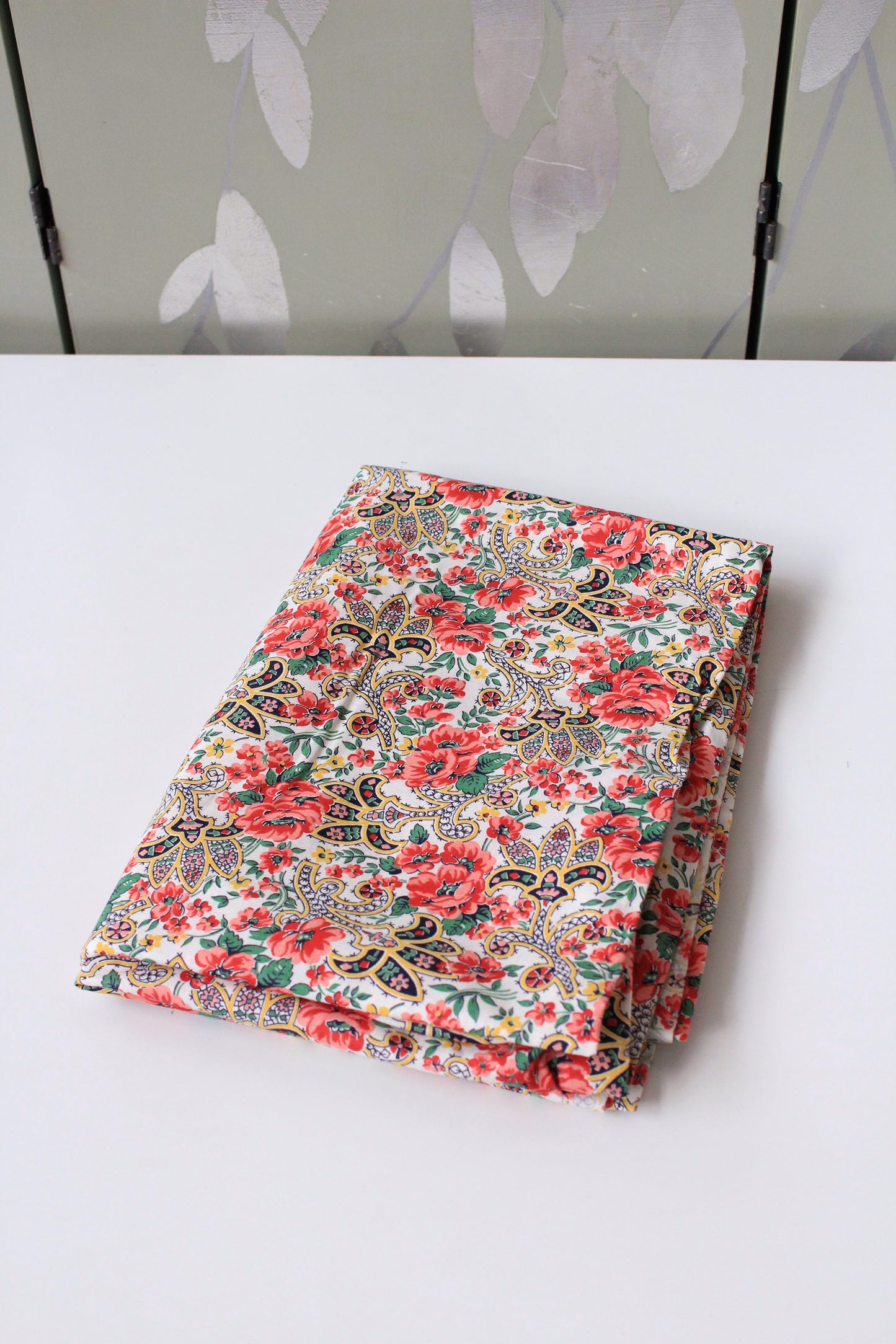 1950s White Red/Yellow/Green Paisley And Floral Print Cotton Sewing Fabric, 2.2 Yards