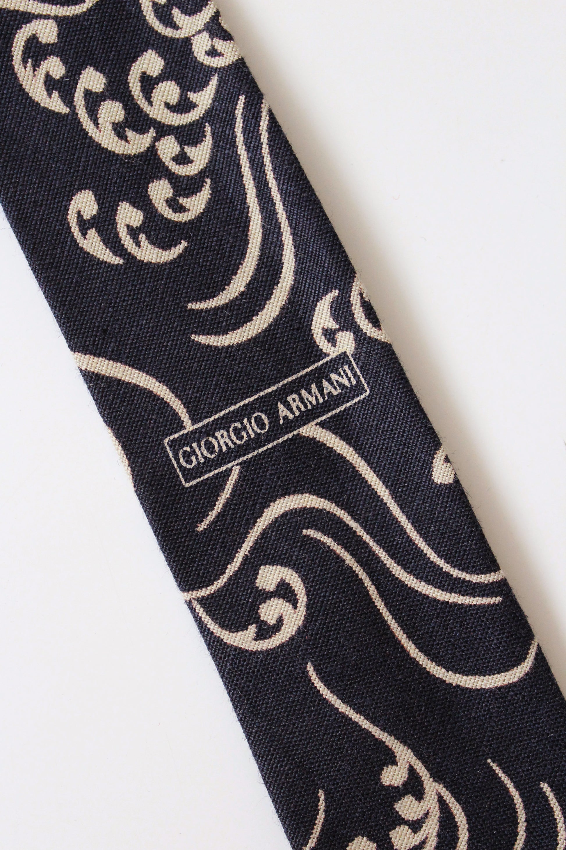 1990s Giorgio Armani Black And White Leaf Swirl Designer Tie