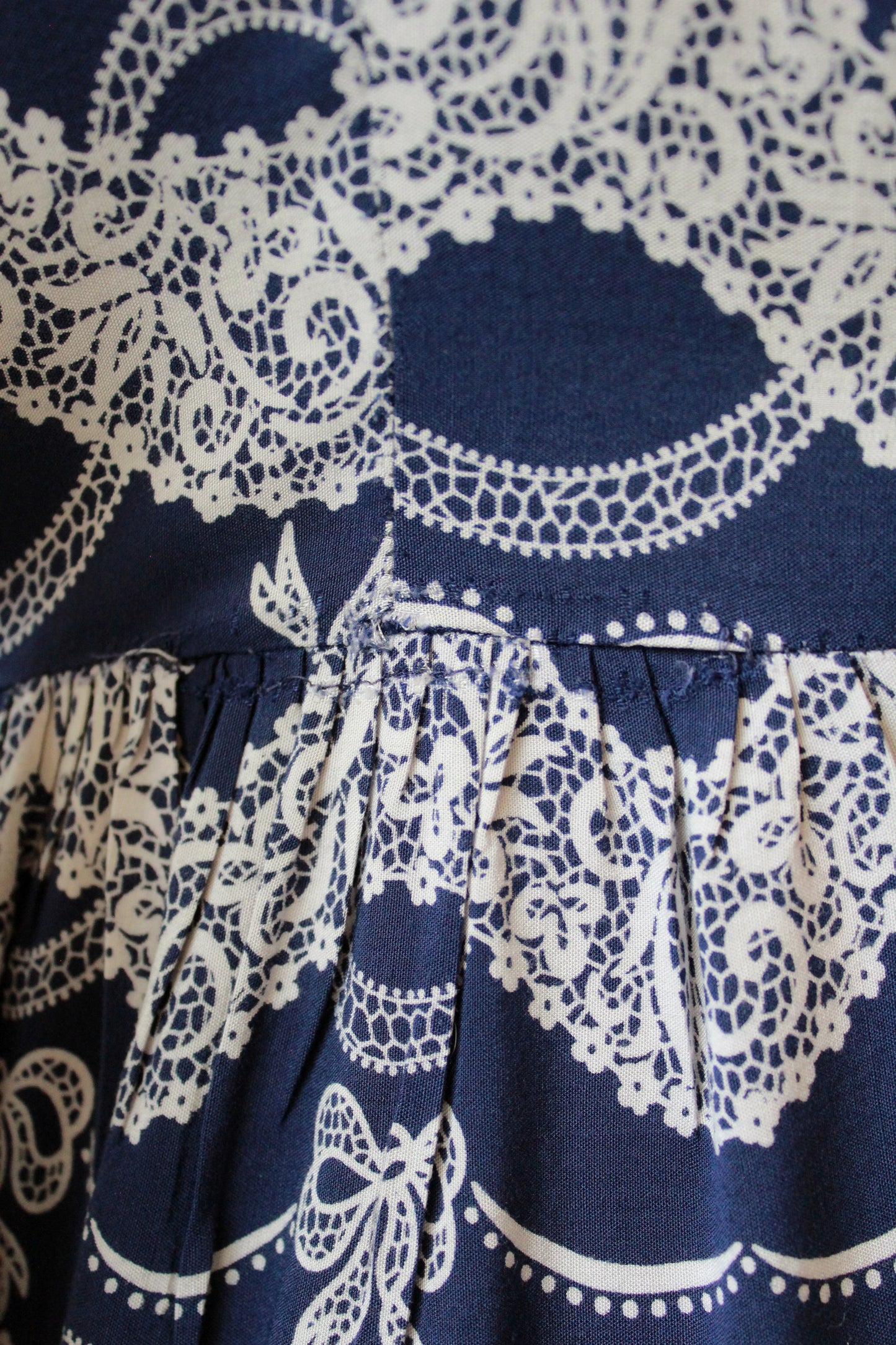 1940s Blue Dress With White Lace And Bow Novelty Print, Medium 