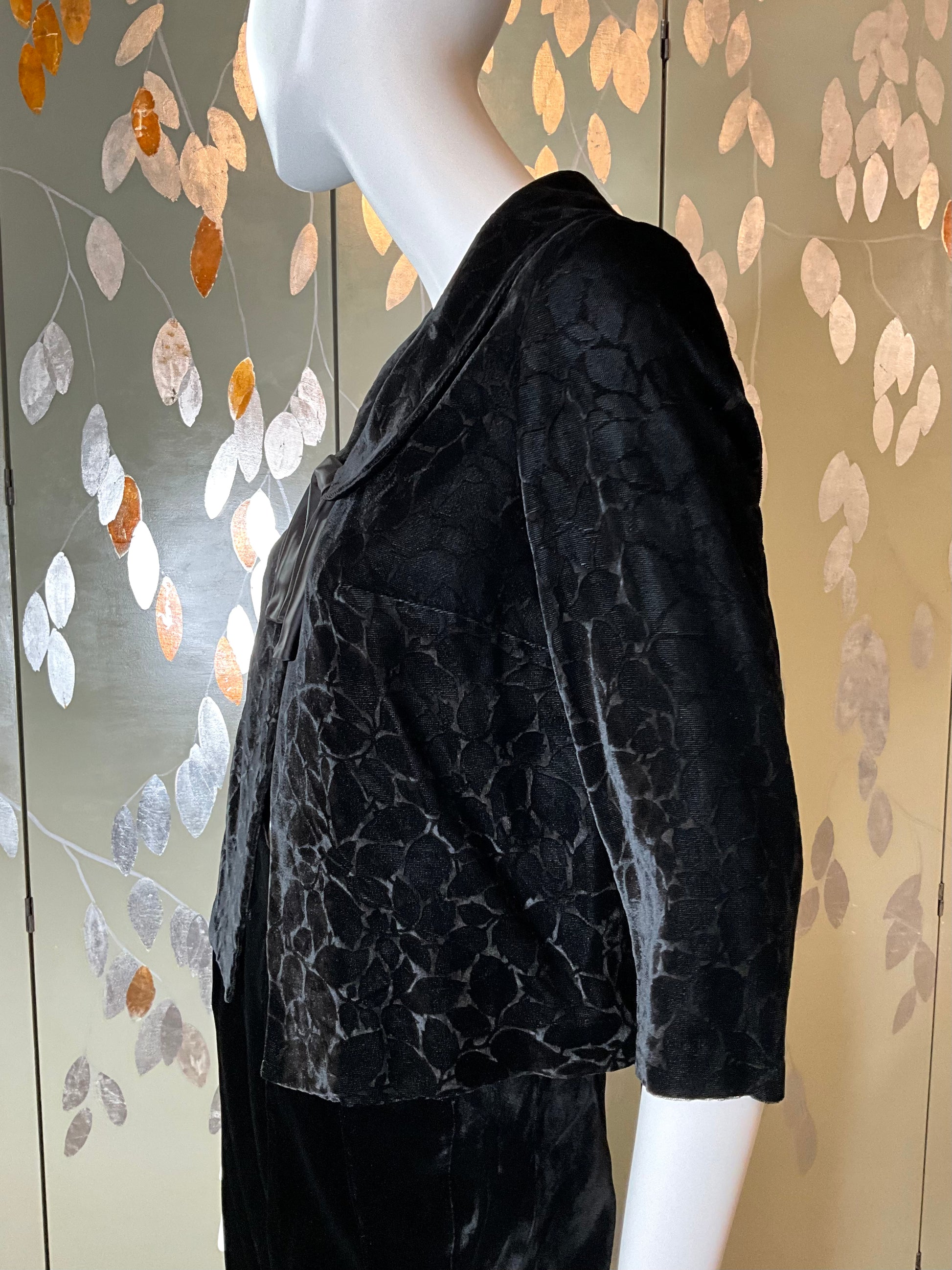 Vintage 1960s Black Burnout Velvet 3/4 Sleeve Bolero Jacket, Medium 