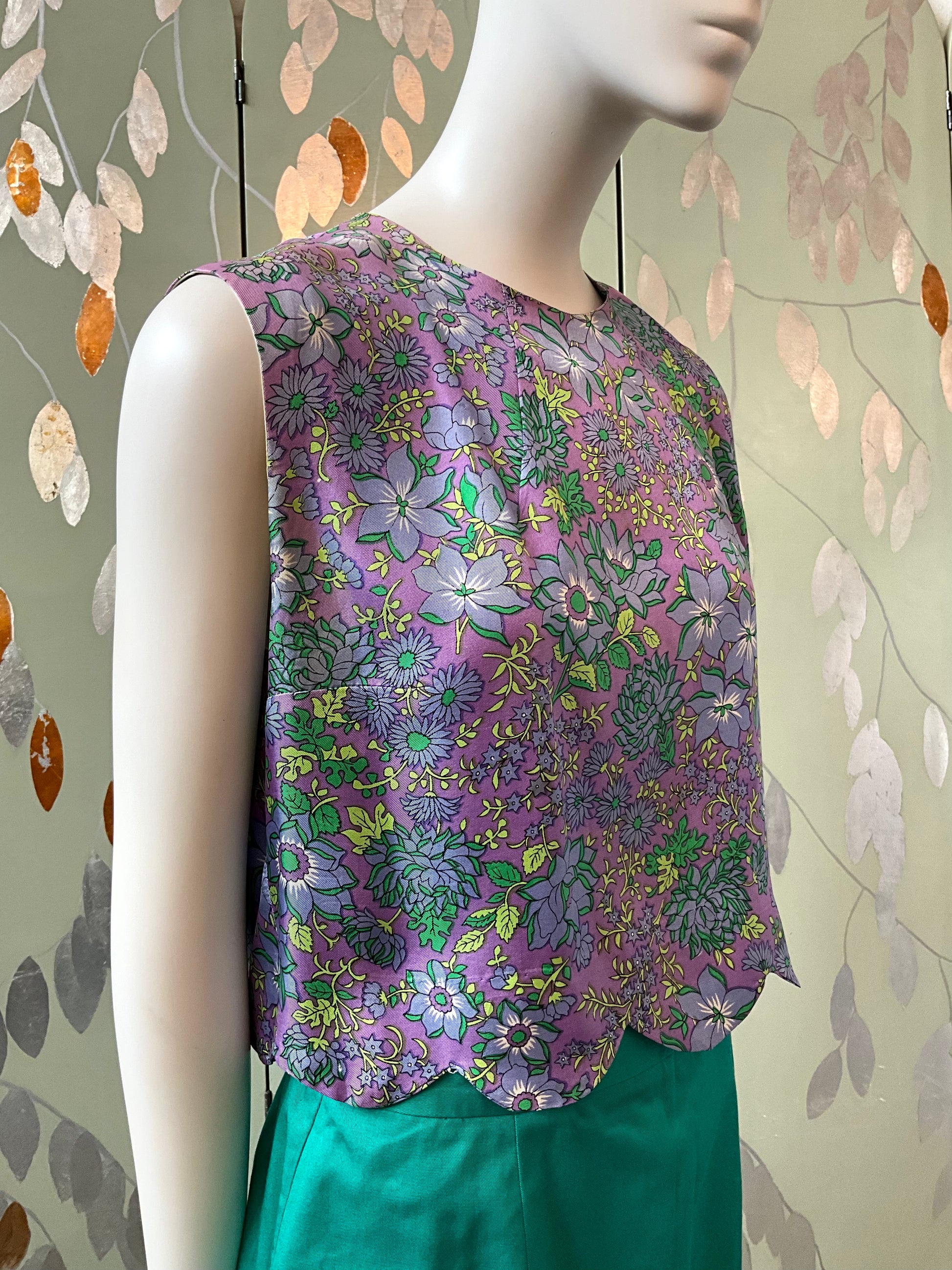 Vintage 1960s Purple and Green Floral Print Satin Sleeveless Cropped Top, Large