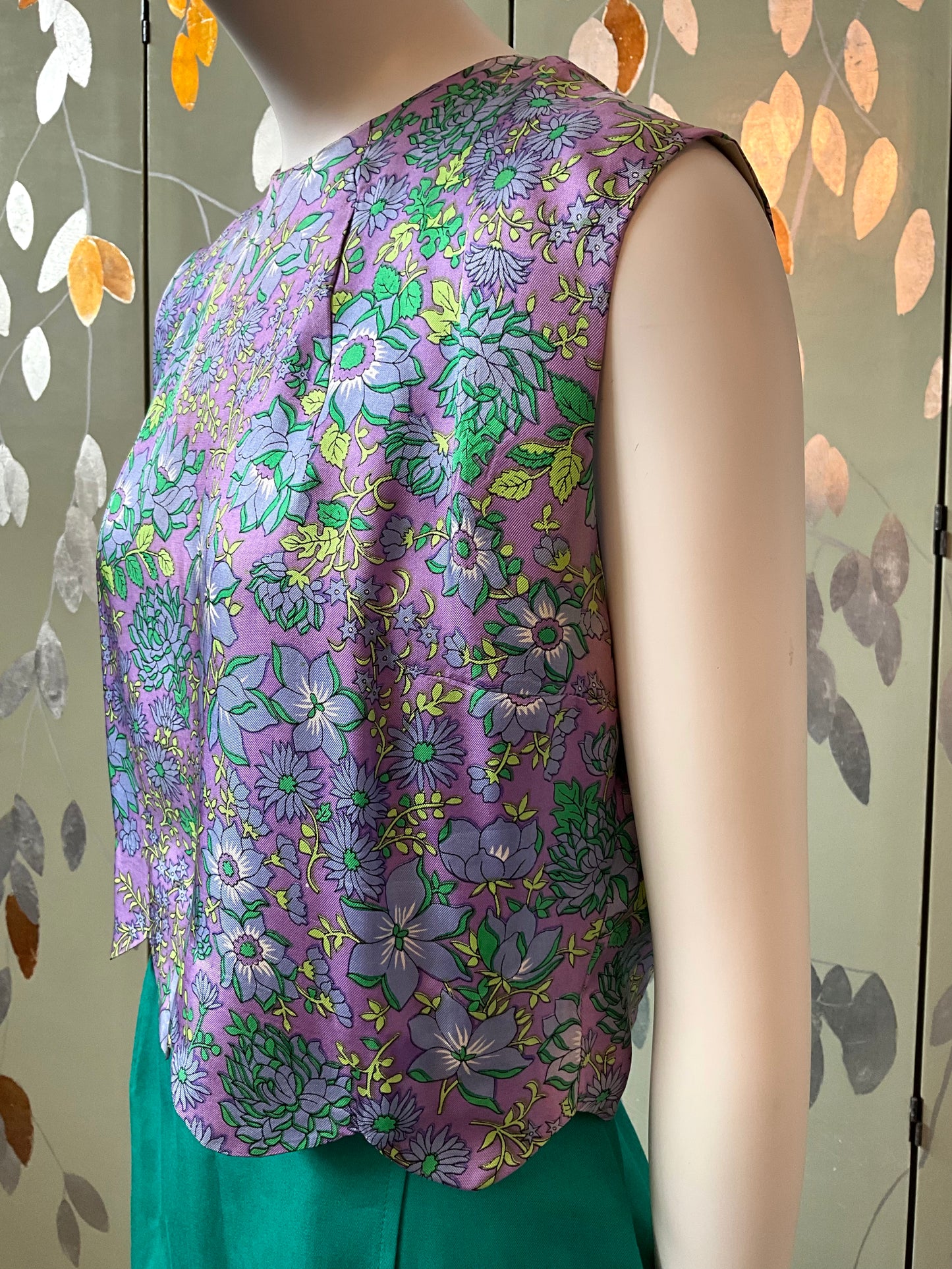 Vintage 1960s Purple and Green Floral Print Satin Sleeveless Cropped Top, Large