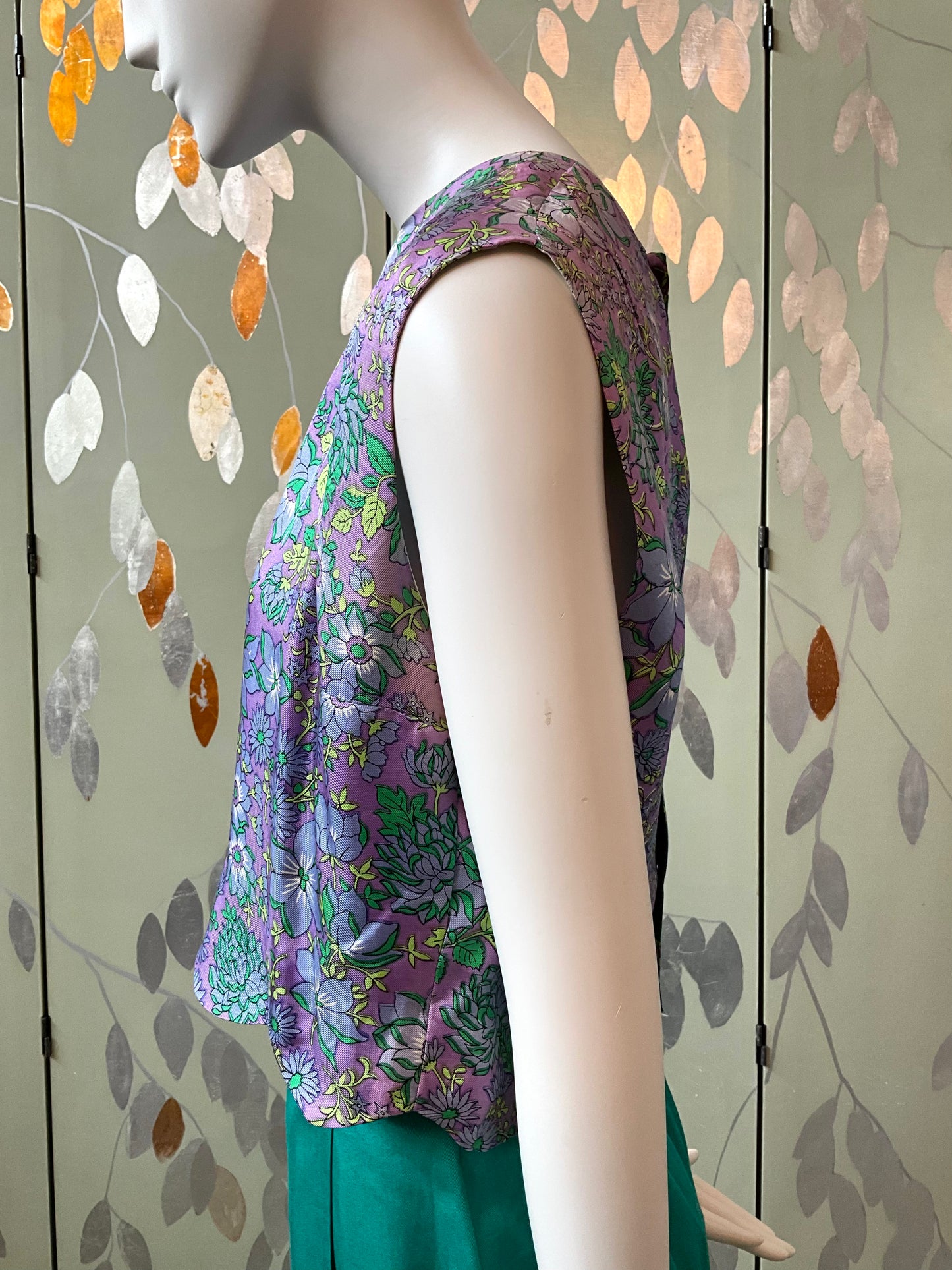 Vintage 1960s Purple and Green Floral Print Satin Sleeveless Cropped Top, Large