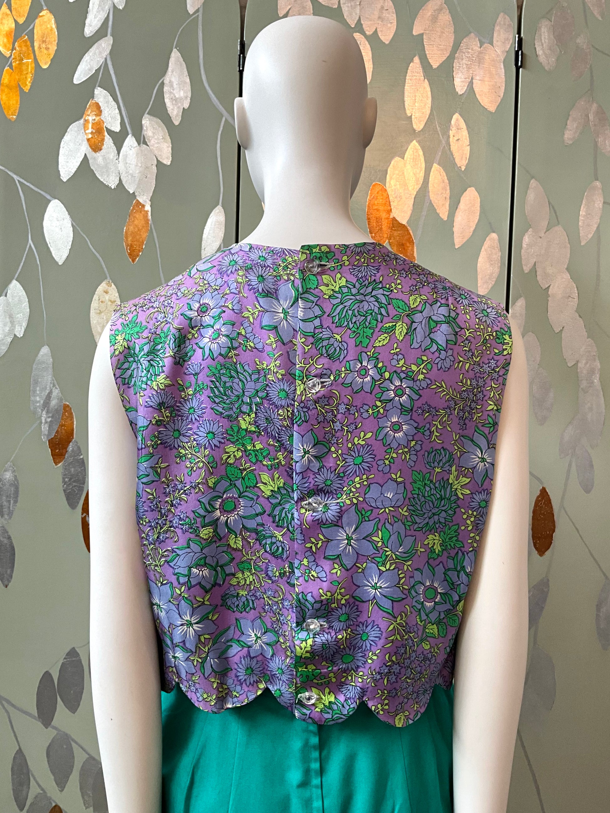 Vintage 1960s Purple and Green Floral Print Satin Sleeveless Cropped Top, Large