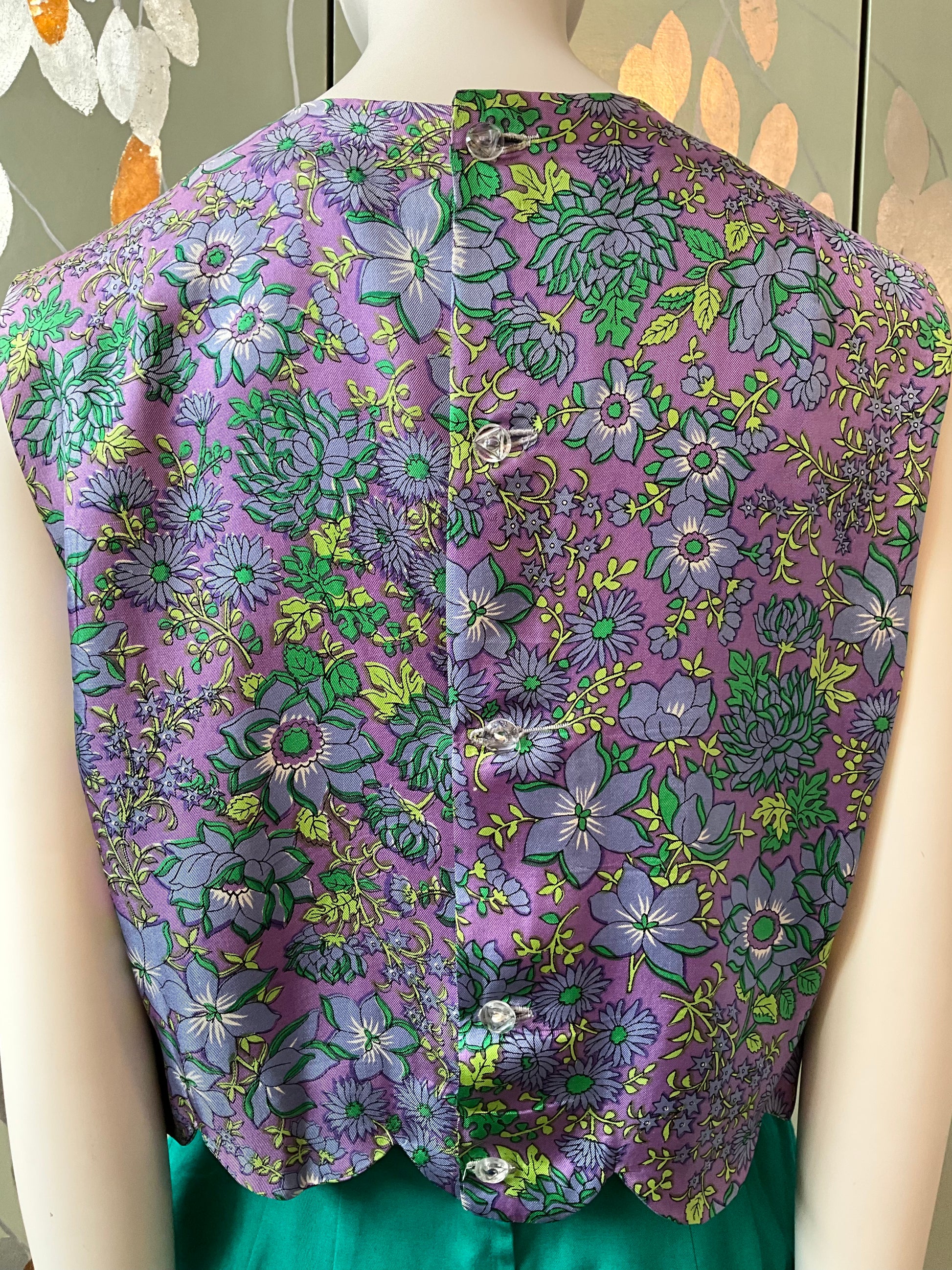 Vintage 1960s Purple and Green Floral Print Satin Sleeveless Cropped Top, Large