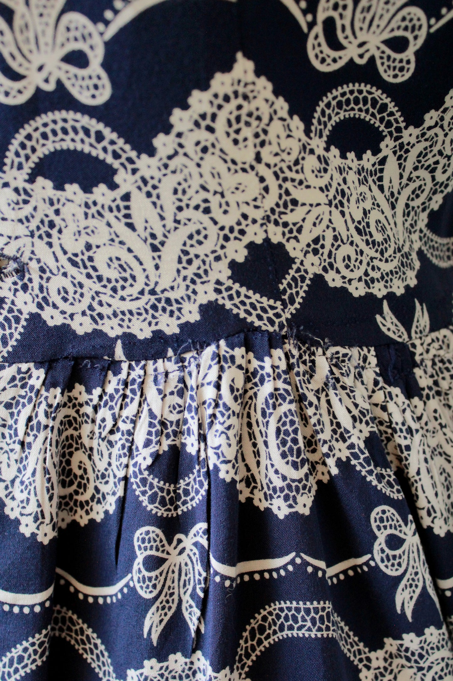 1940s Blue Dress With White Lace And Bow Novelty Print, Medium 