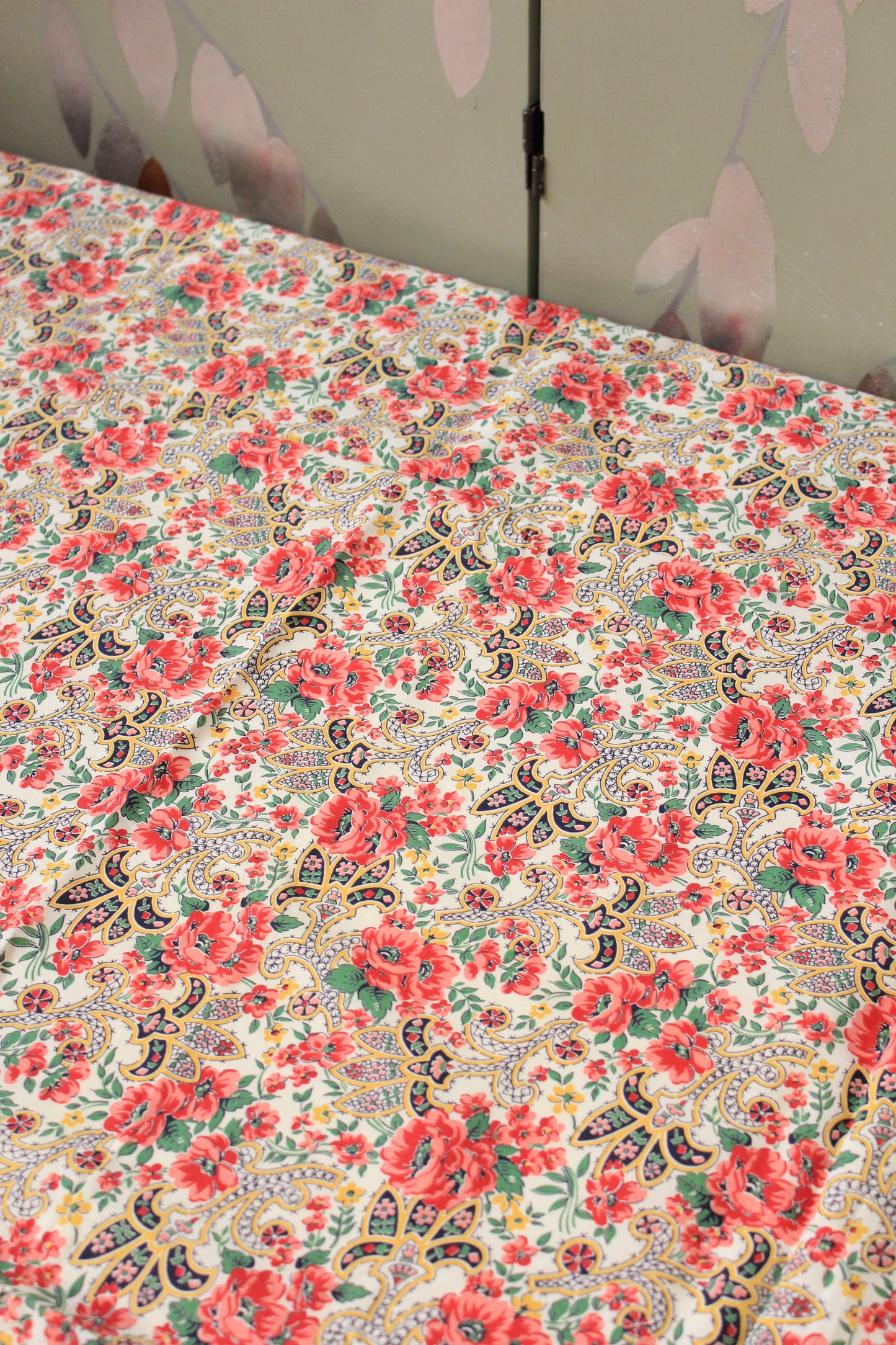 1950s White Red/Yellow/Green Paisley And Floral Print Cotton Sewing Fabric, 2.2 Yards