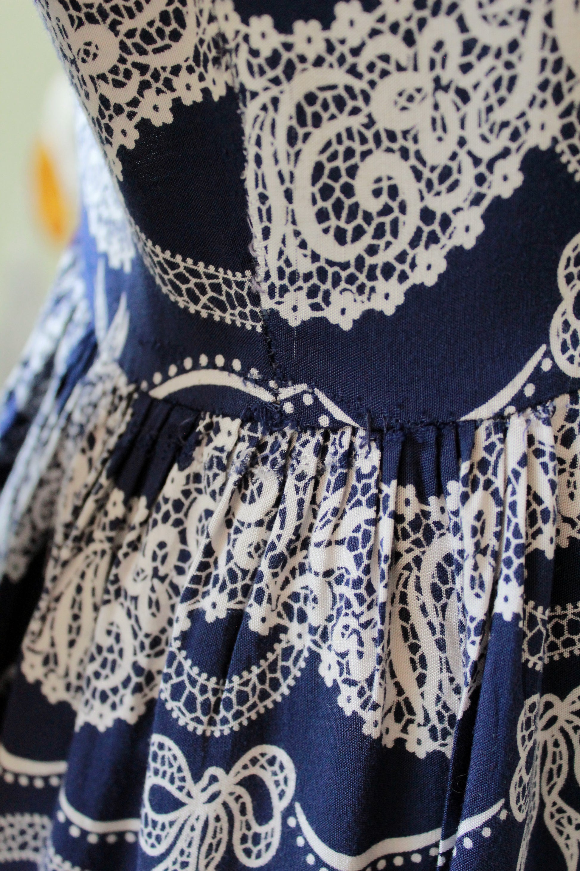 1940s Blue Dress With White Lace And Bow Novelty Print, Medium 