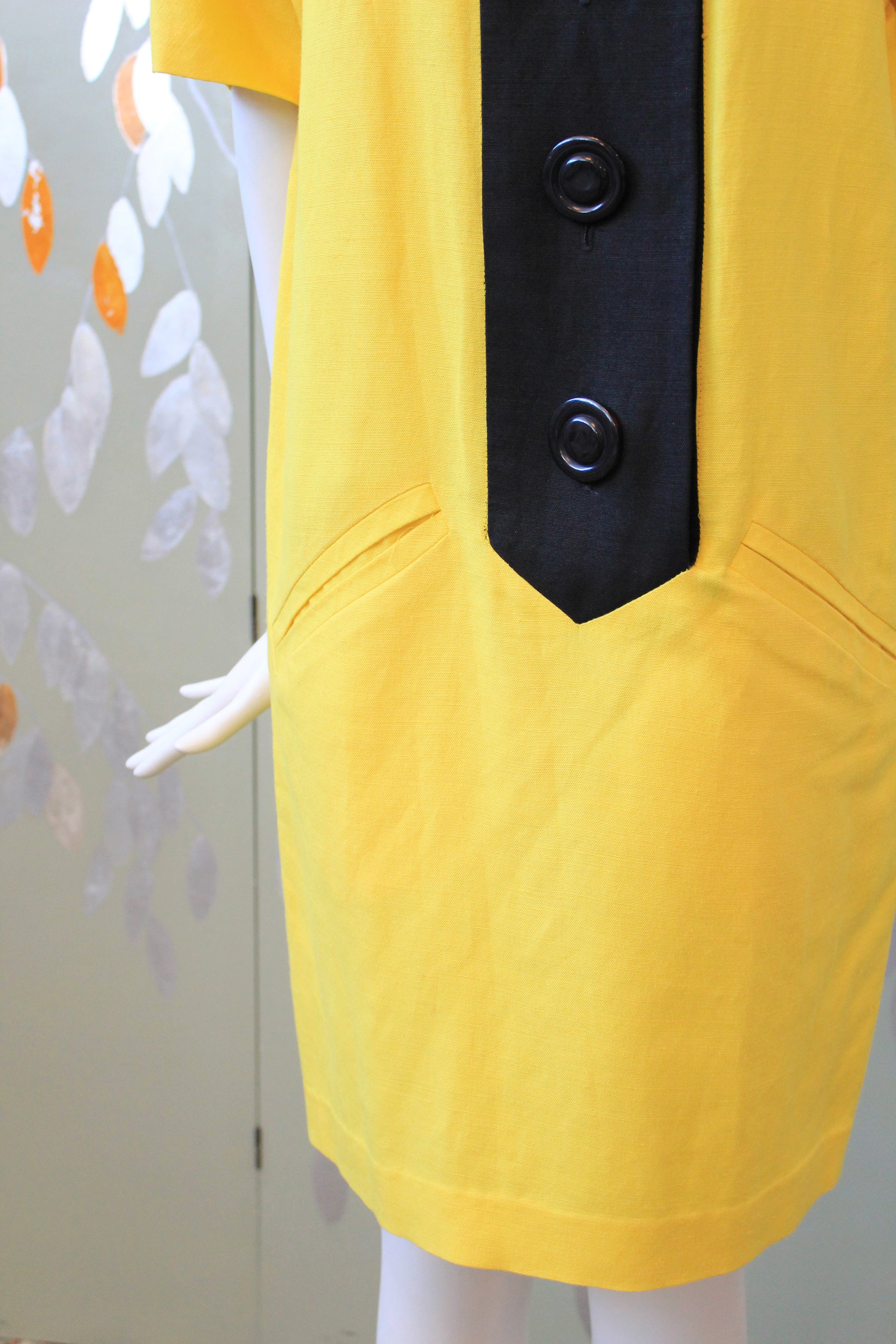 1980s Black And Yellow Oversized Buttons Shift Dress, Medium