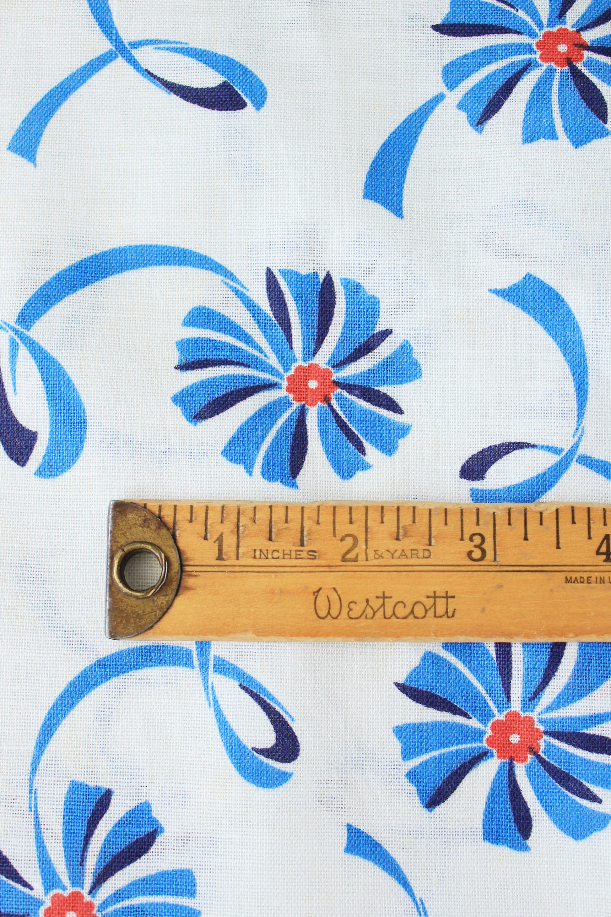 1940s Blue And White Floral Feedsack With Ribbon Illustration, Vintage Summer Sewing/Quilting Fabric