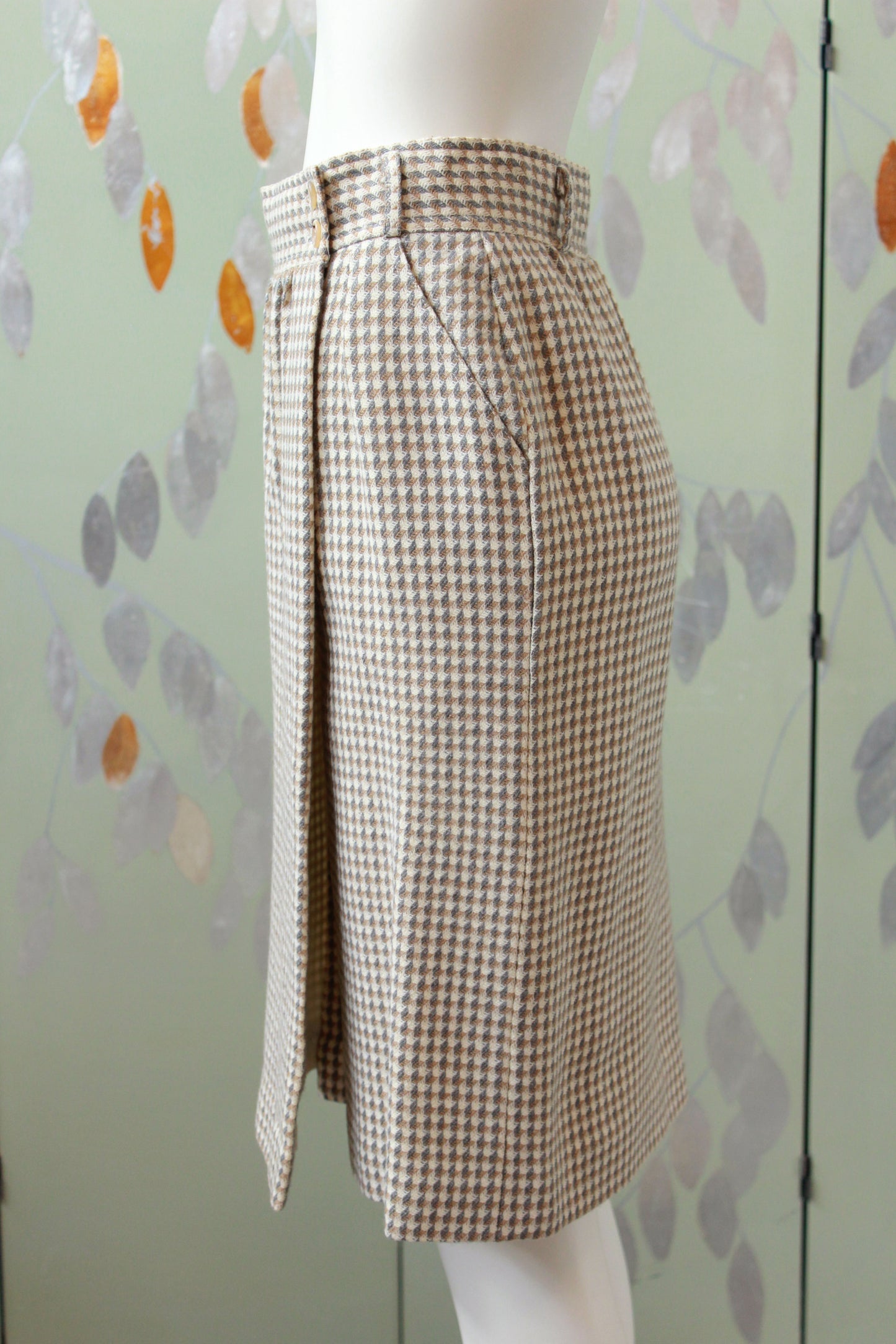 Vintage 1980s Cream And Beige Houndstooth Wool Wrap Skirt Set, S/M