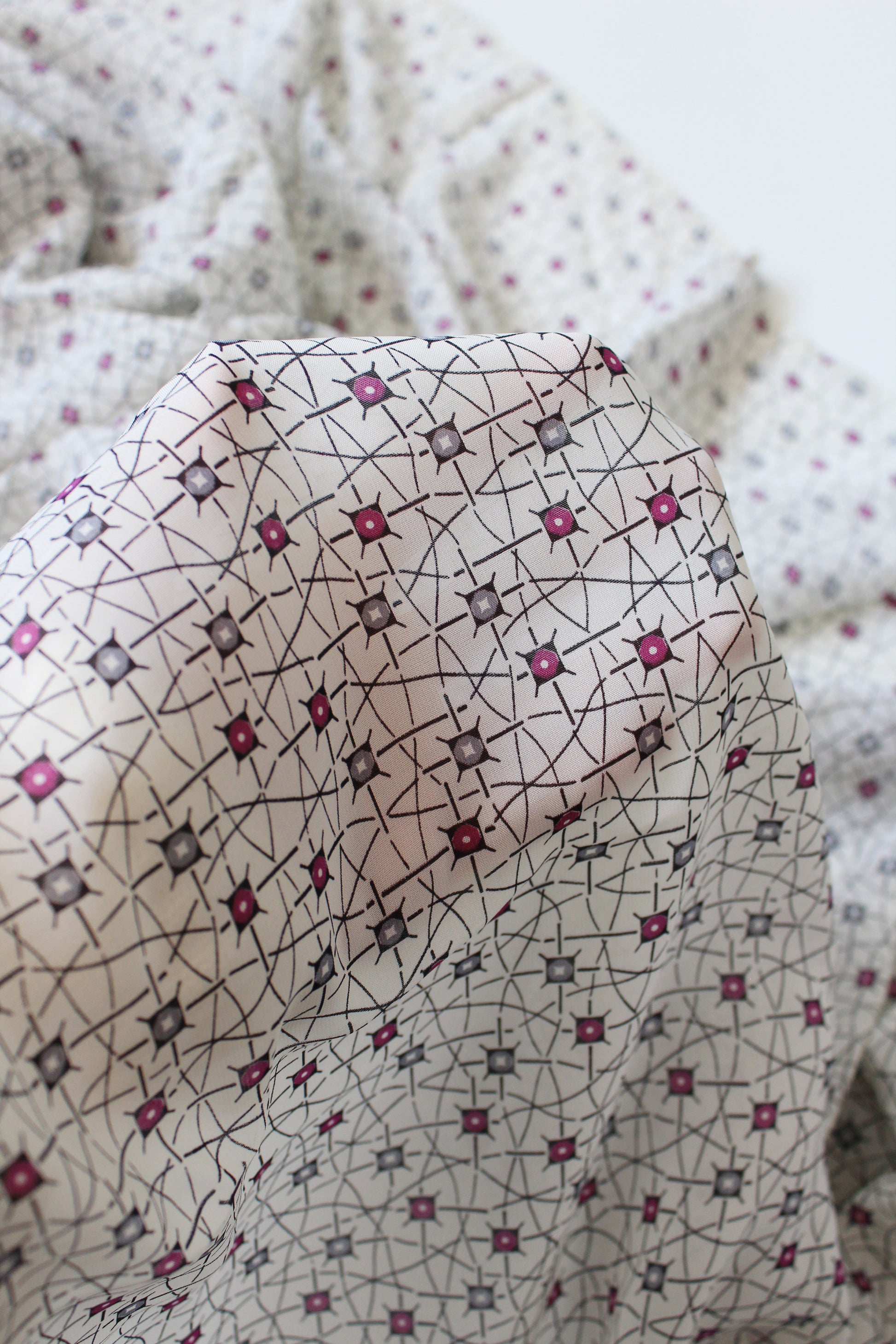 1940s White Abstract Purple And Grey Burst  Print Rayon Sewing Fabric, 3.6 Yards