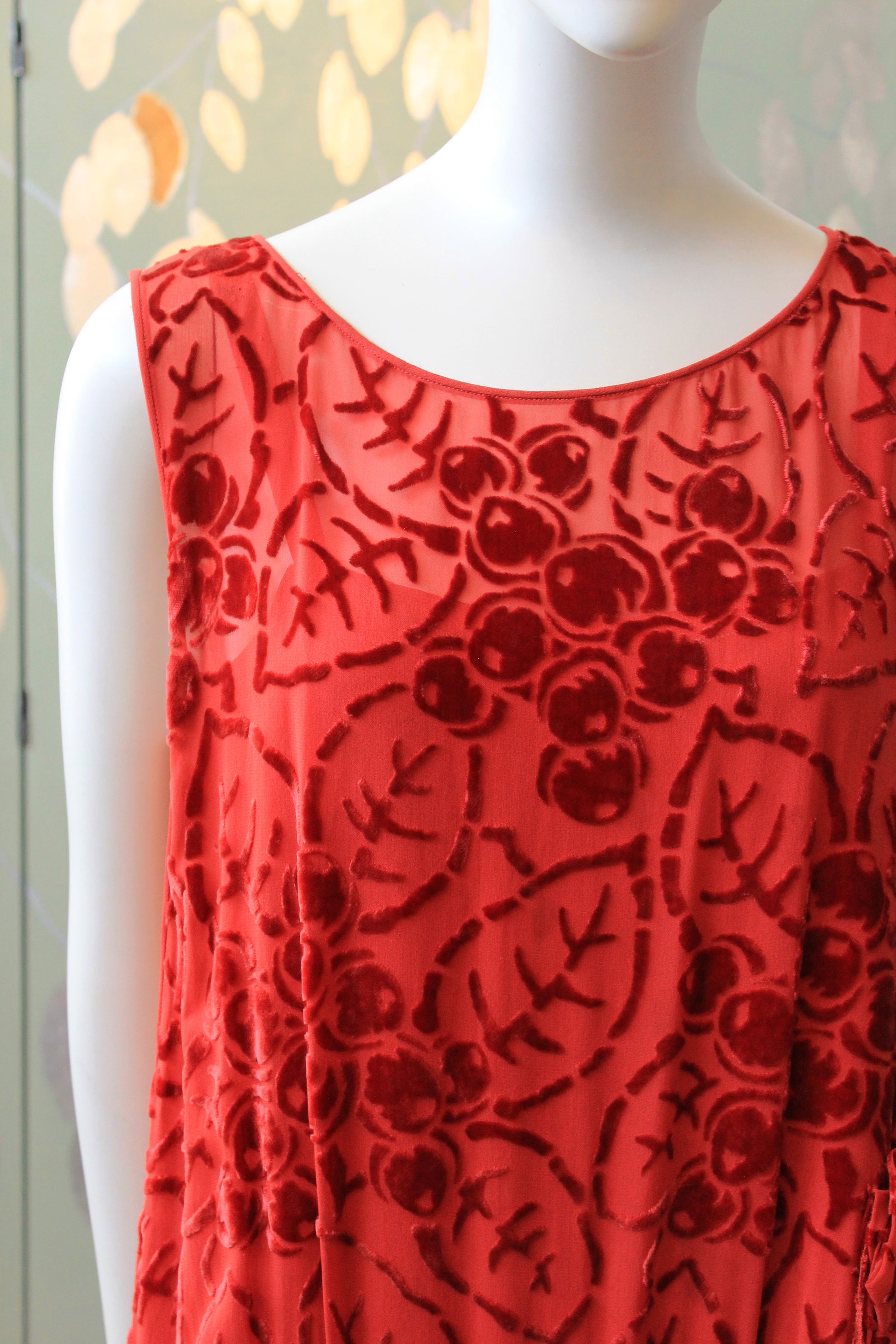 1920s Sleeveless Red Drop Waist Dress With Velvet Cranberries And Hip Detail, Small