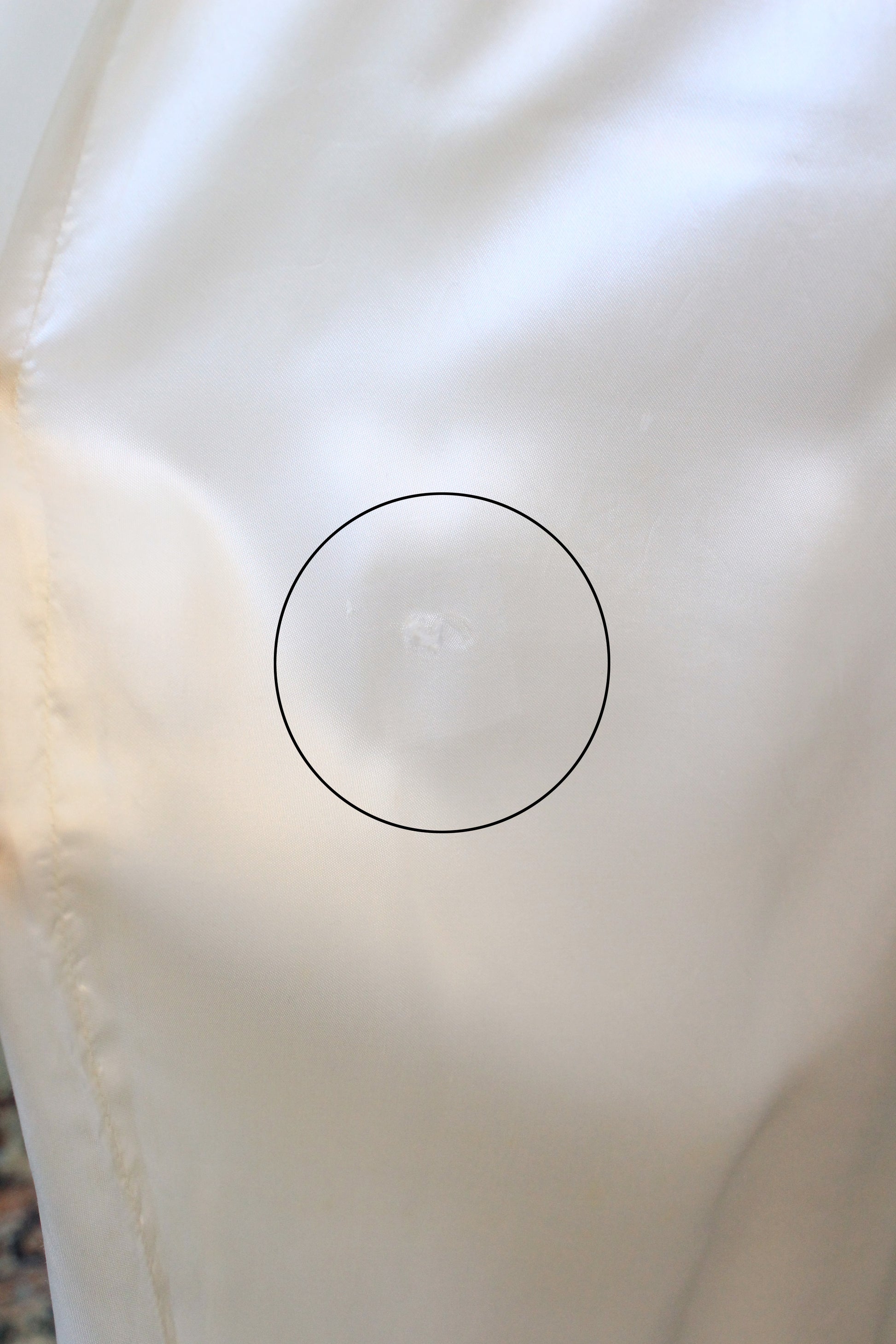 1970s Cream Lace Trim Long Sleeve Satin Robe, Small