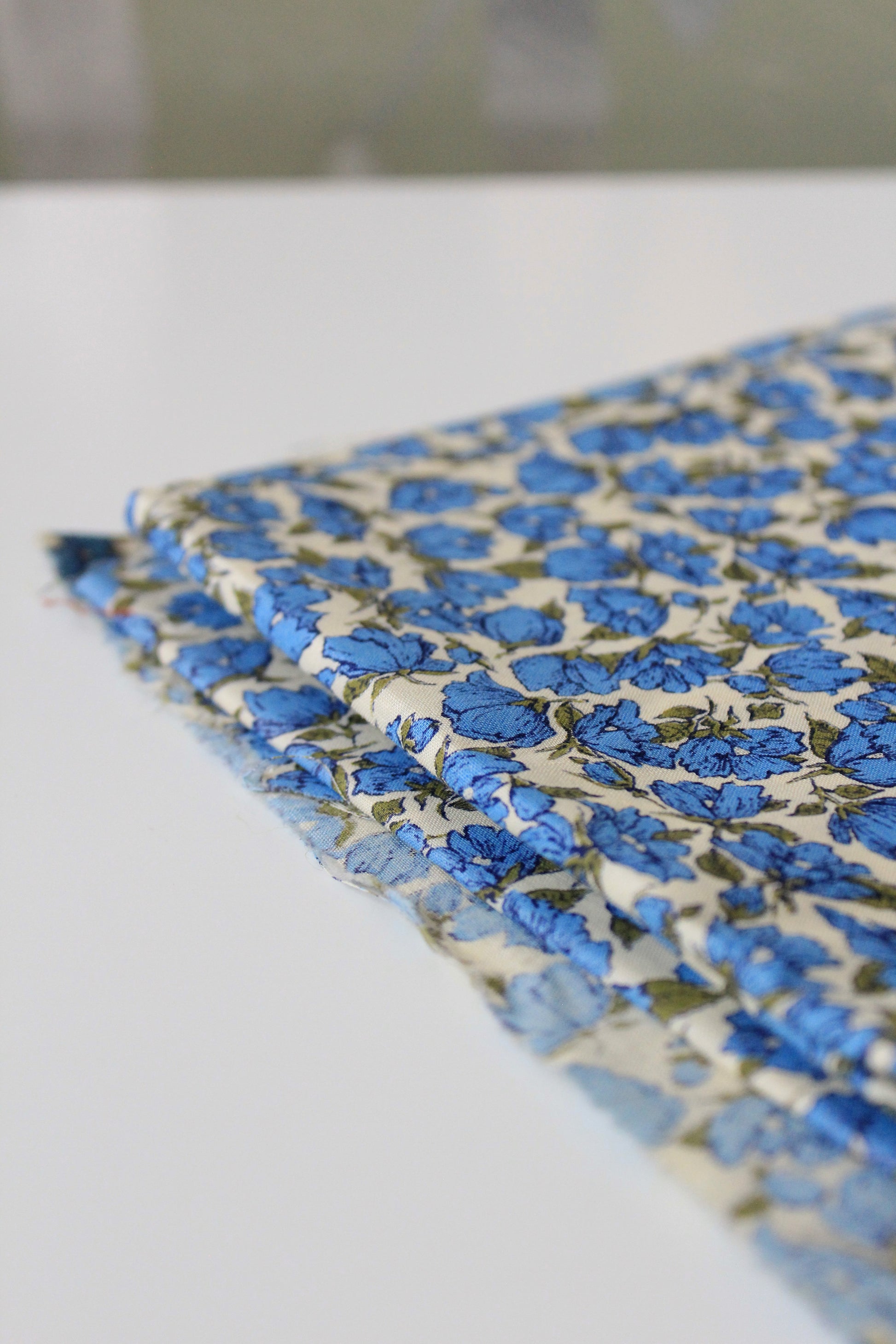 1950s Blue Illustrated Flowers Cotton Sewing Fabric, 1.5 Yards