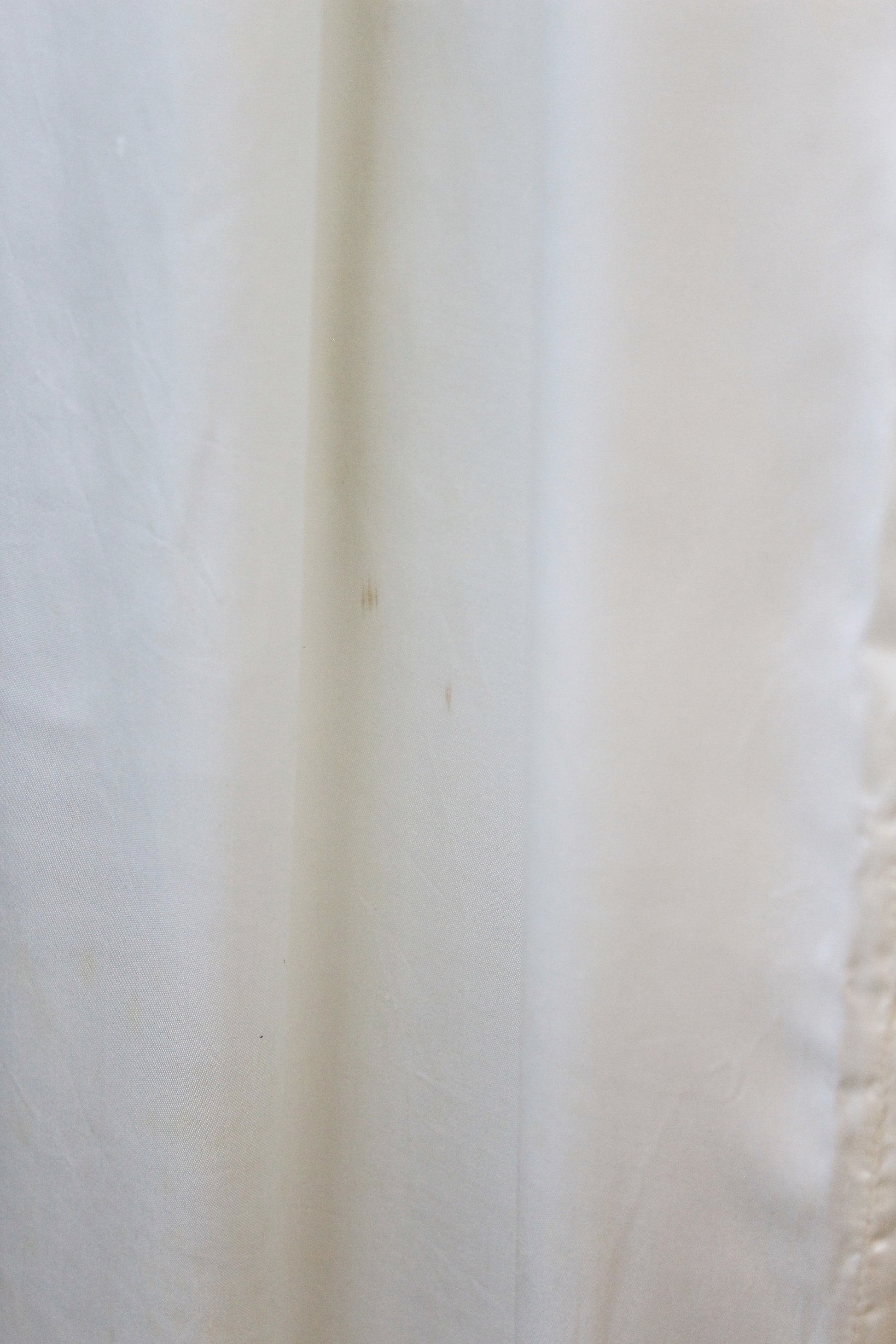 1970s Cream Lace Trim Long Sleeve Satin Robe, Small