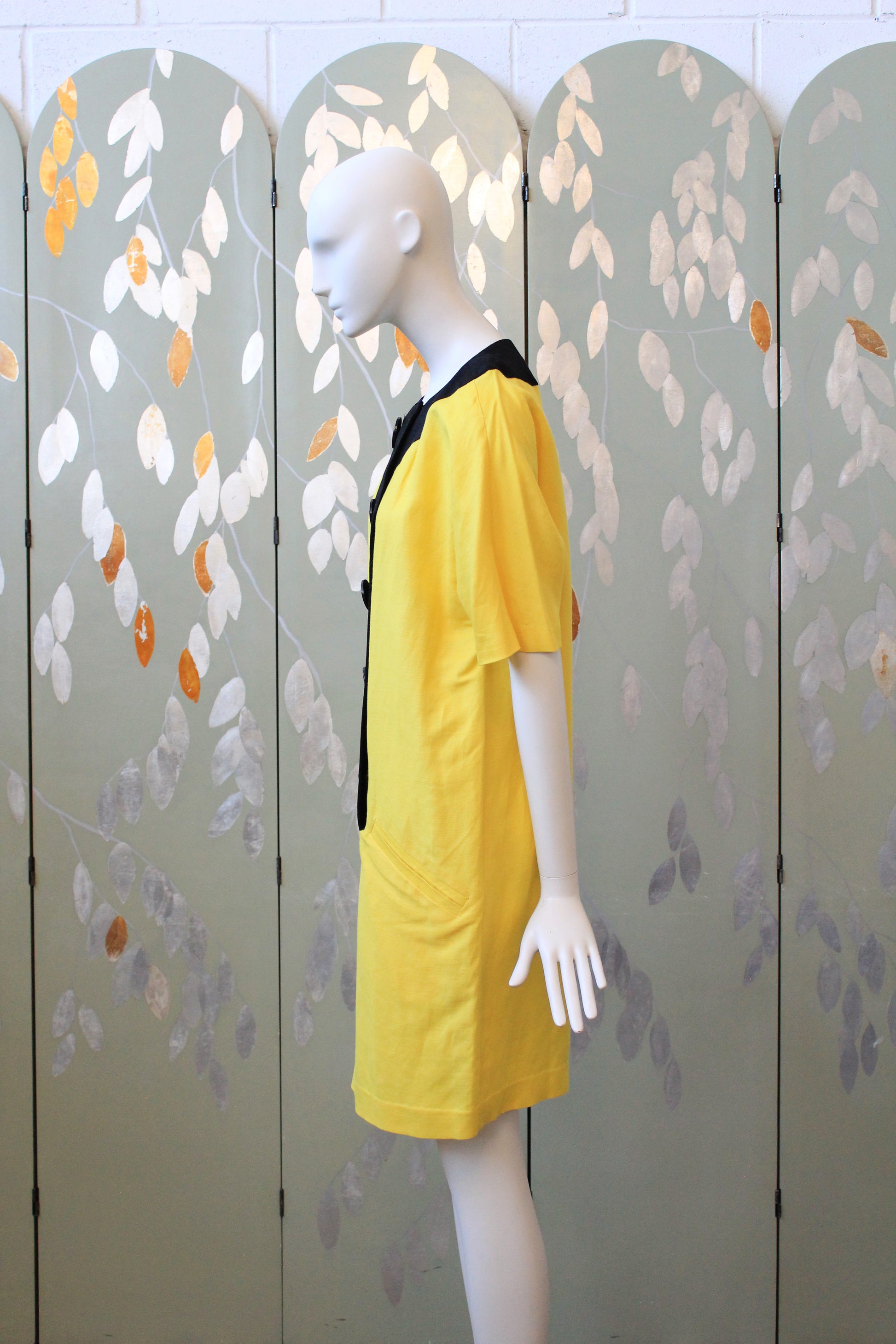 1980s Black And Yellow Oversized Buttons Shift Dress, Medium