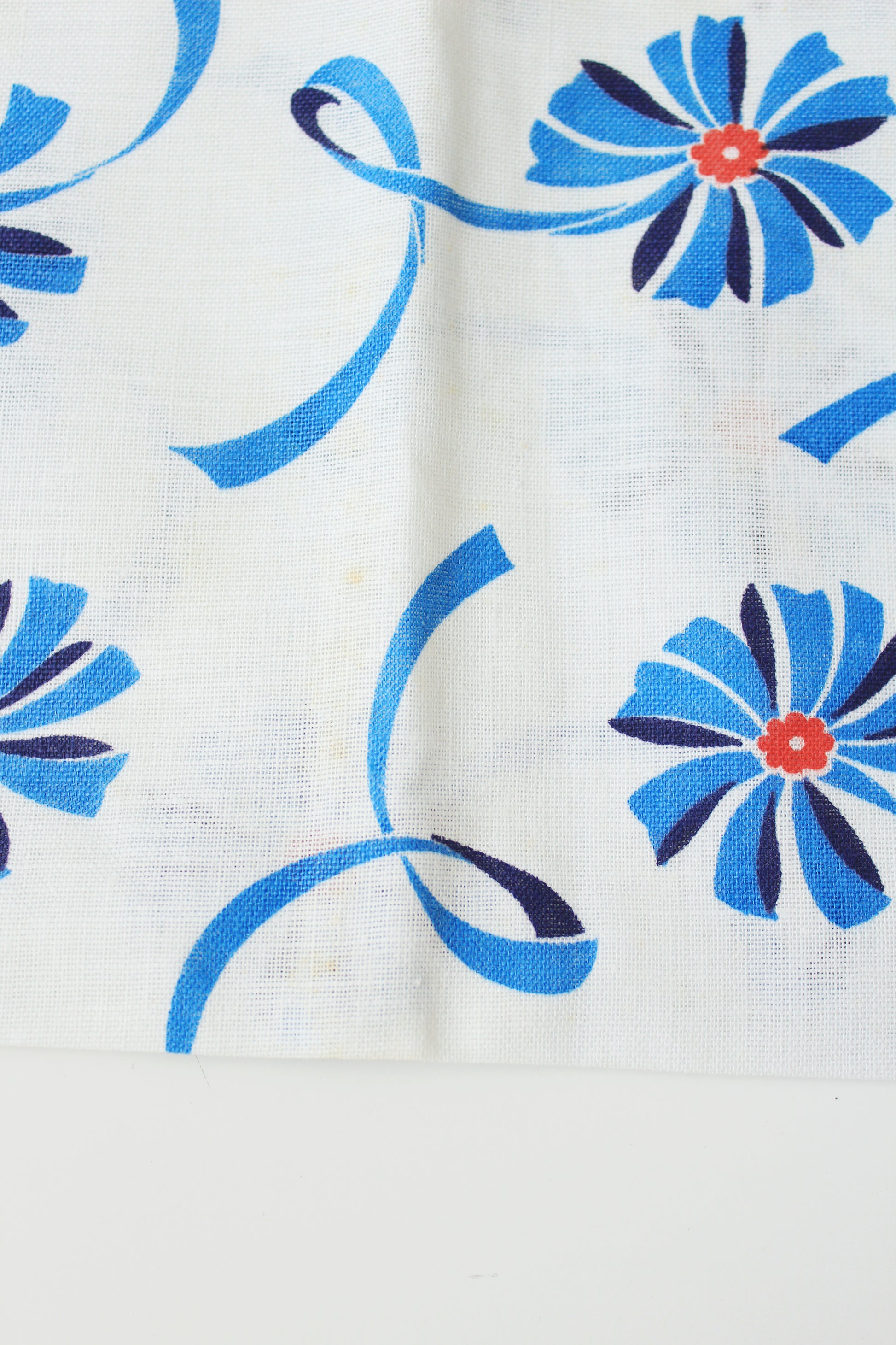  1940s Blue And White Floral Feedsack With Ribbon Illustration, Vintage Summer Sewing/Quilting Fabric