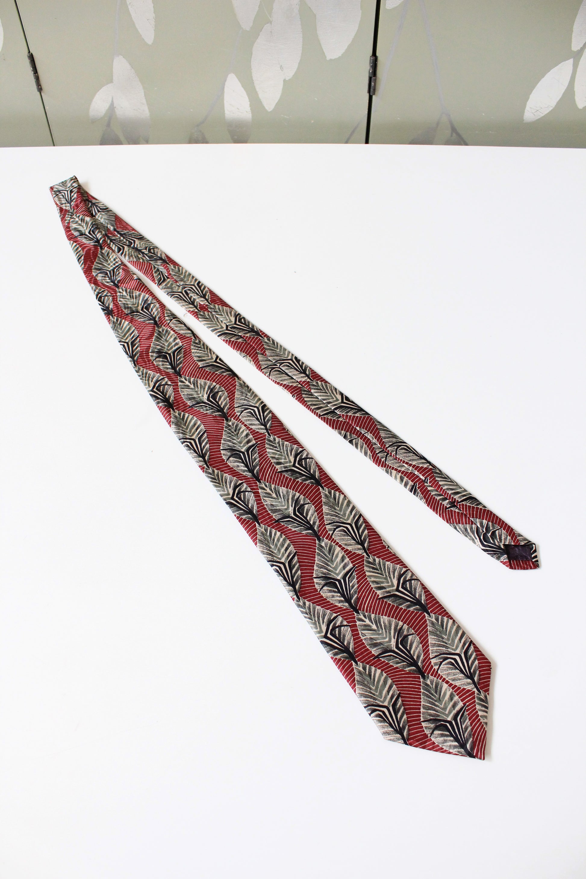 1990s Charvet Burgundy And Beige Leaf Silk Designer Tie 
