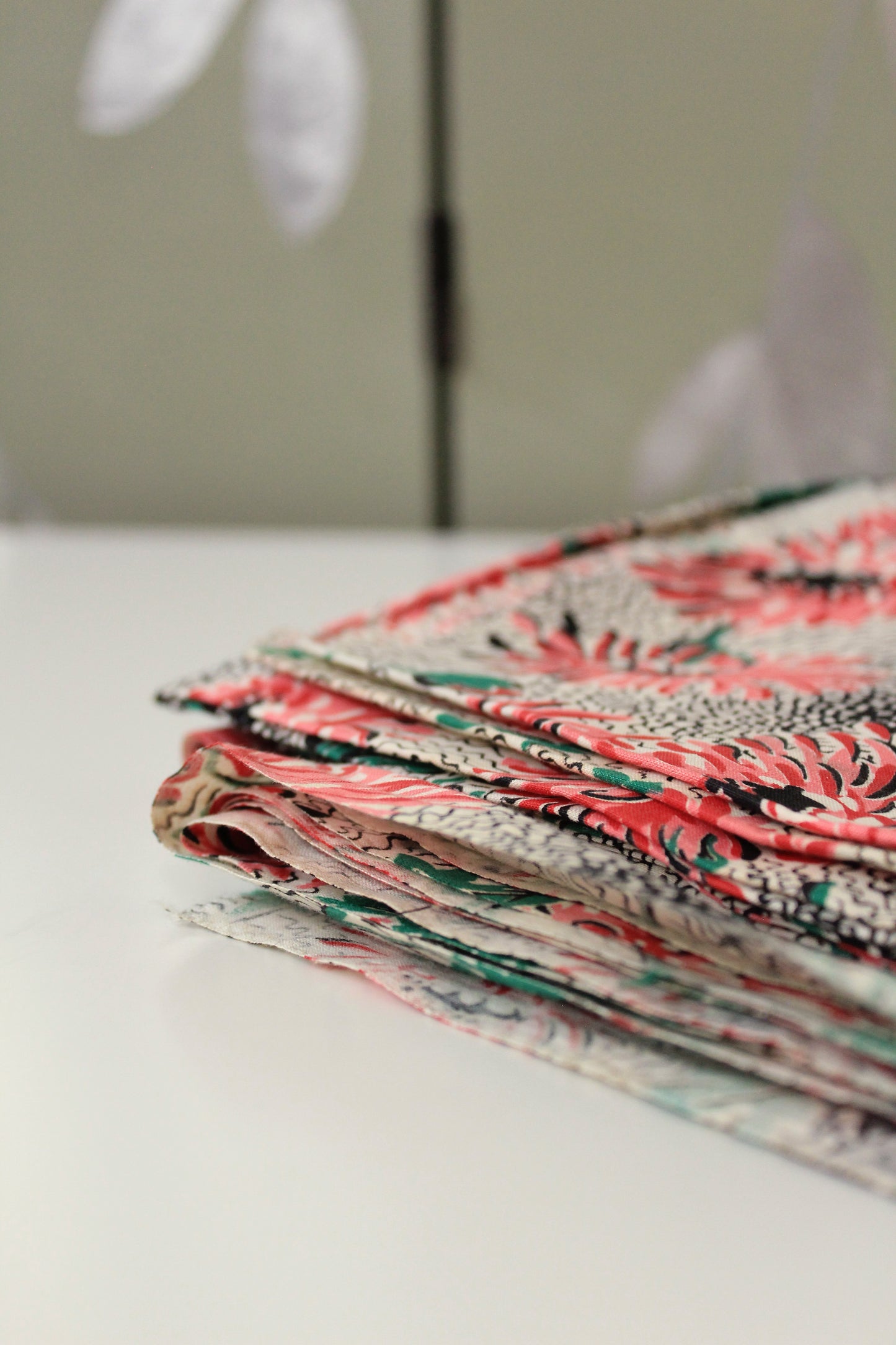  1940s Large Pink Flowers On Black And White Base Cotton Floral Sewing Fabric, 4 Yards