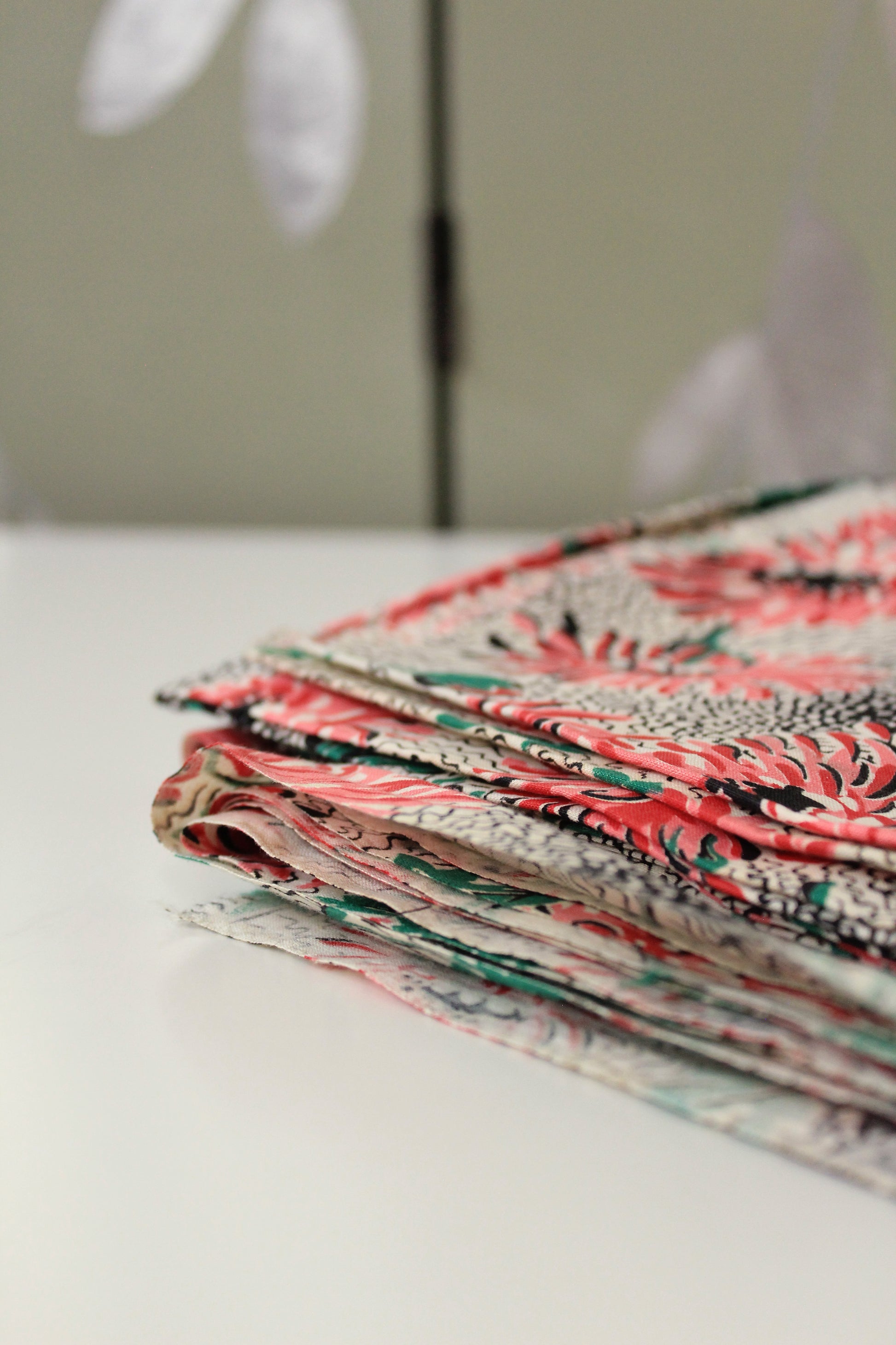  1940s Large Pink Flowers On Black And White Base Cotton Floral Sewing Fabric, 4 Yards