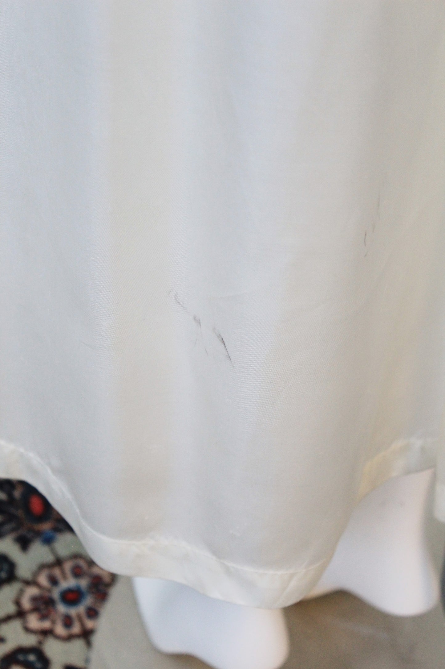 1970s Cream Lace Trim Long Sleeve Satin Robe, Small