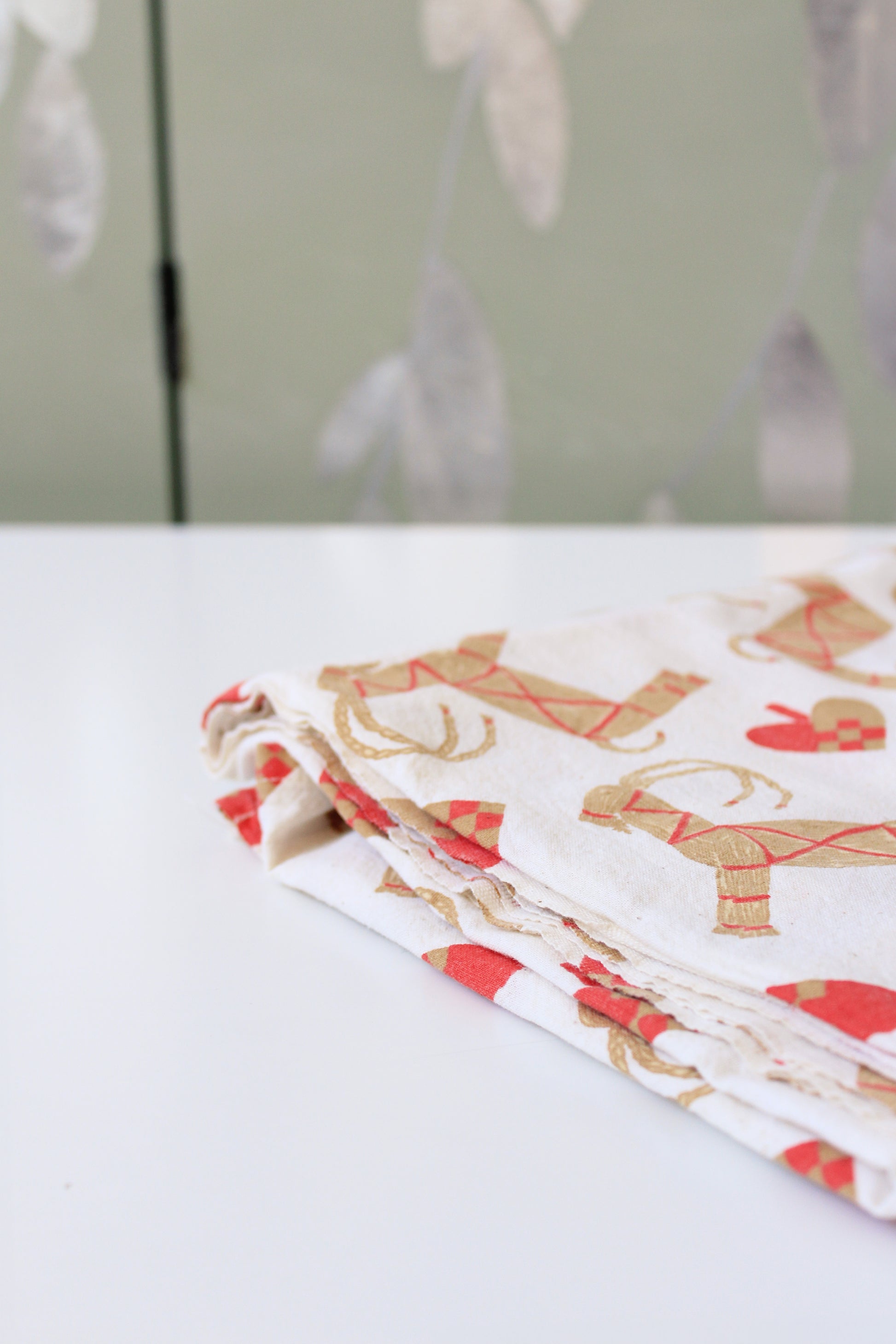 1960s Novelty White Wicker Horse And Hearts, Beige With Red Accents, 2.1 Yards