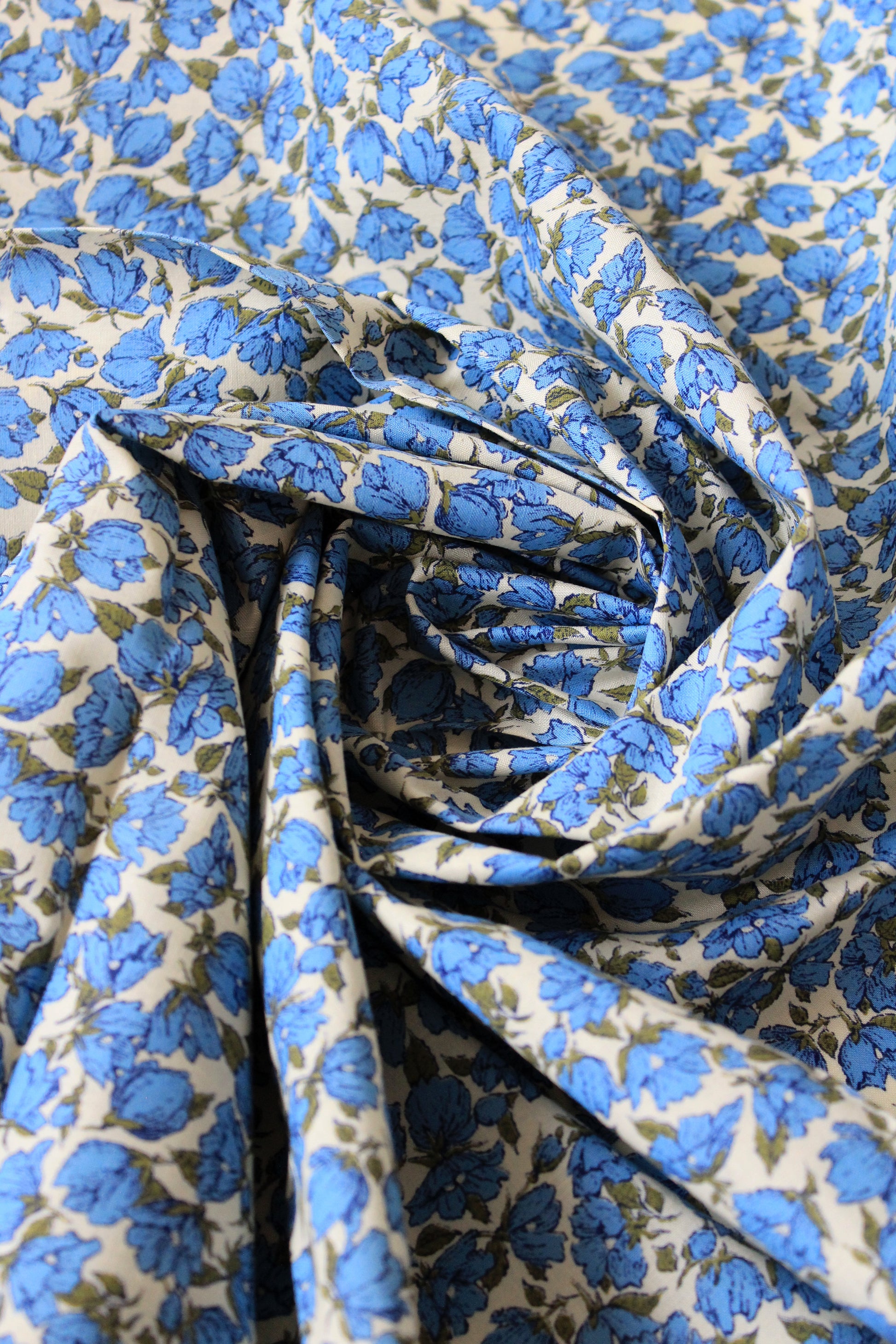 1950s Blue Illustrated Flowers Cotton Sewing Fabric, 1.5 Yards