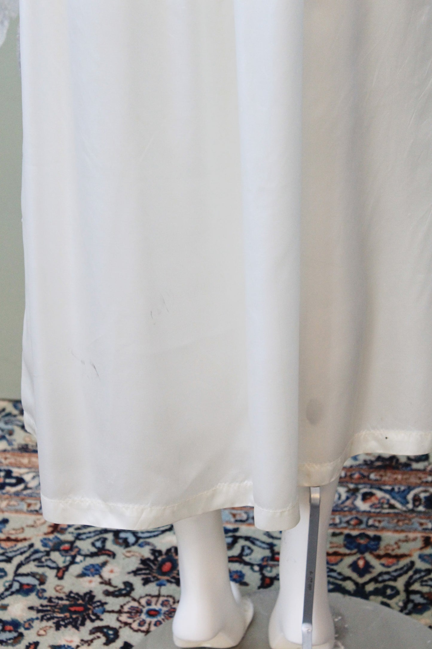 1970s Cream Lace Trim Long Sleeve Satin Robe, Small