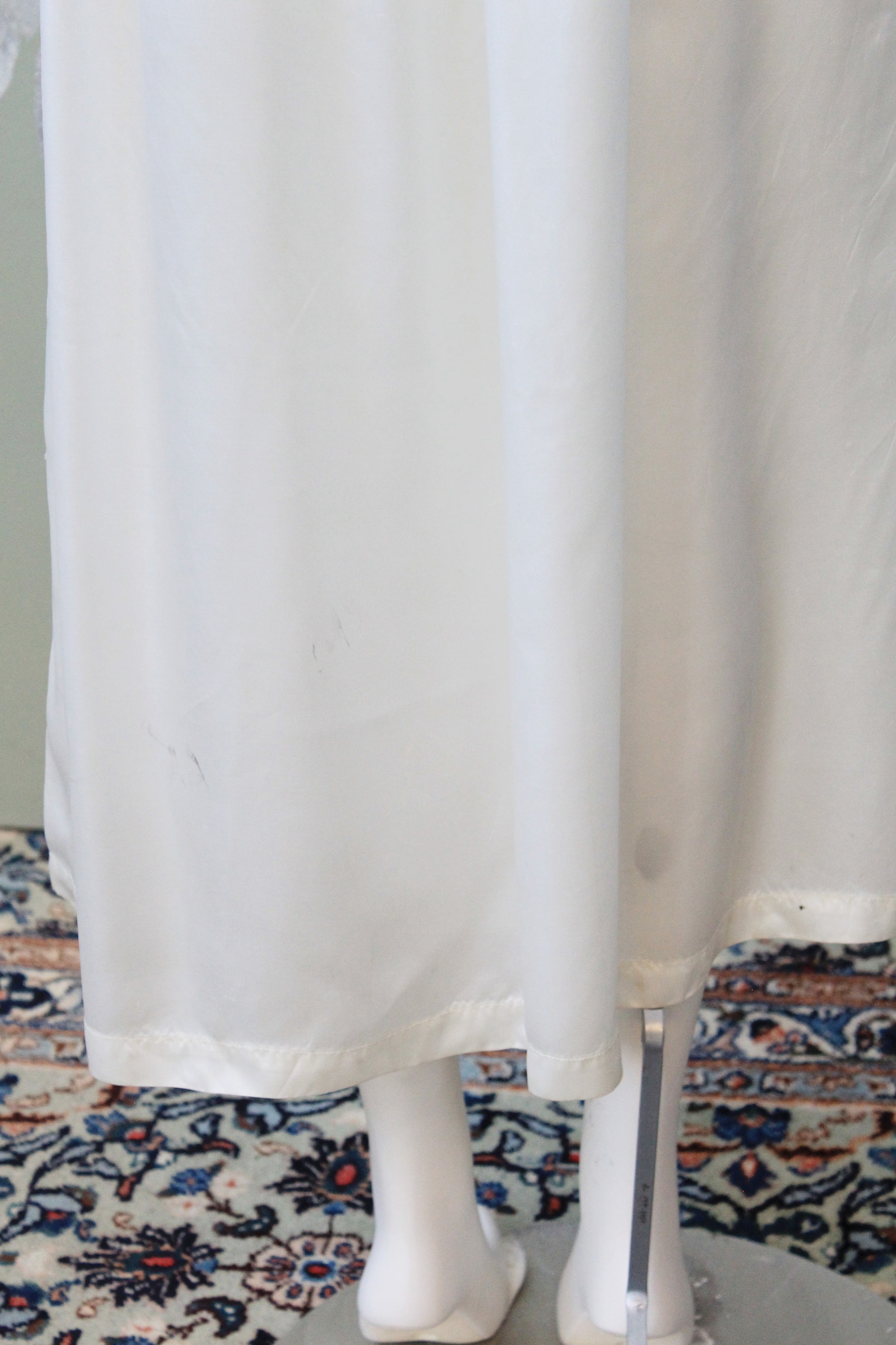 1970s Cream Lace Trim Long Sleeve Satin Robe, Small