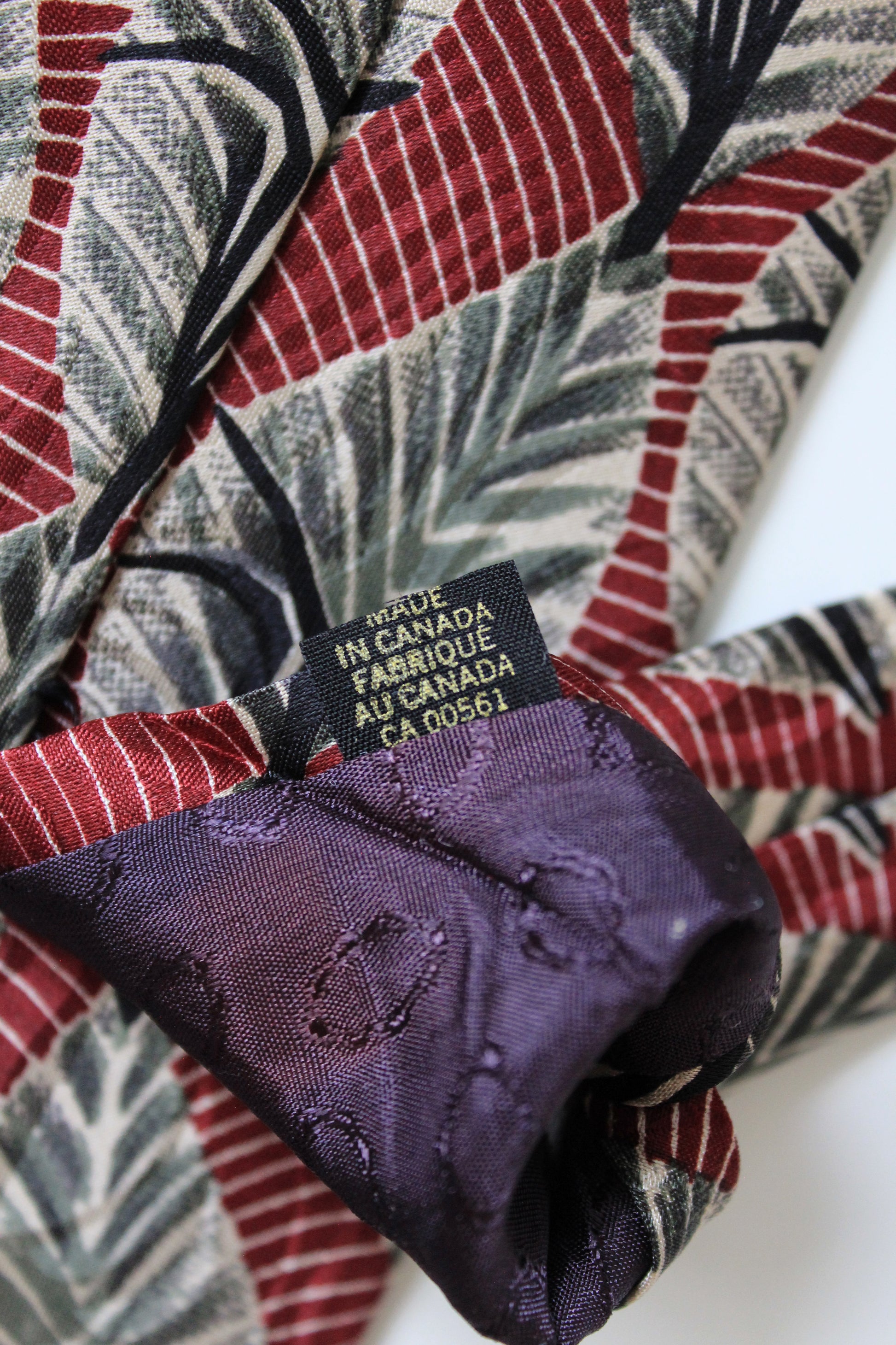 1990s Charvet Burgundy And Beige Leaf Silk Designer Tie 